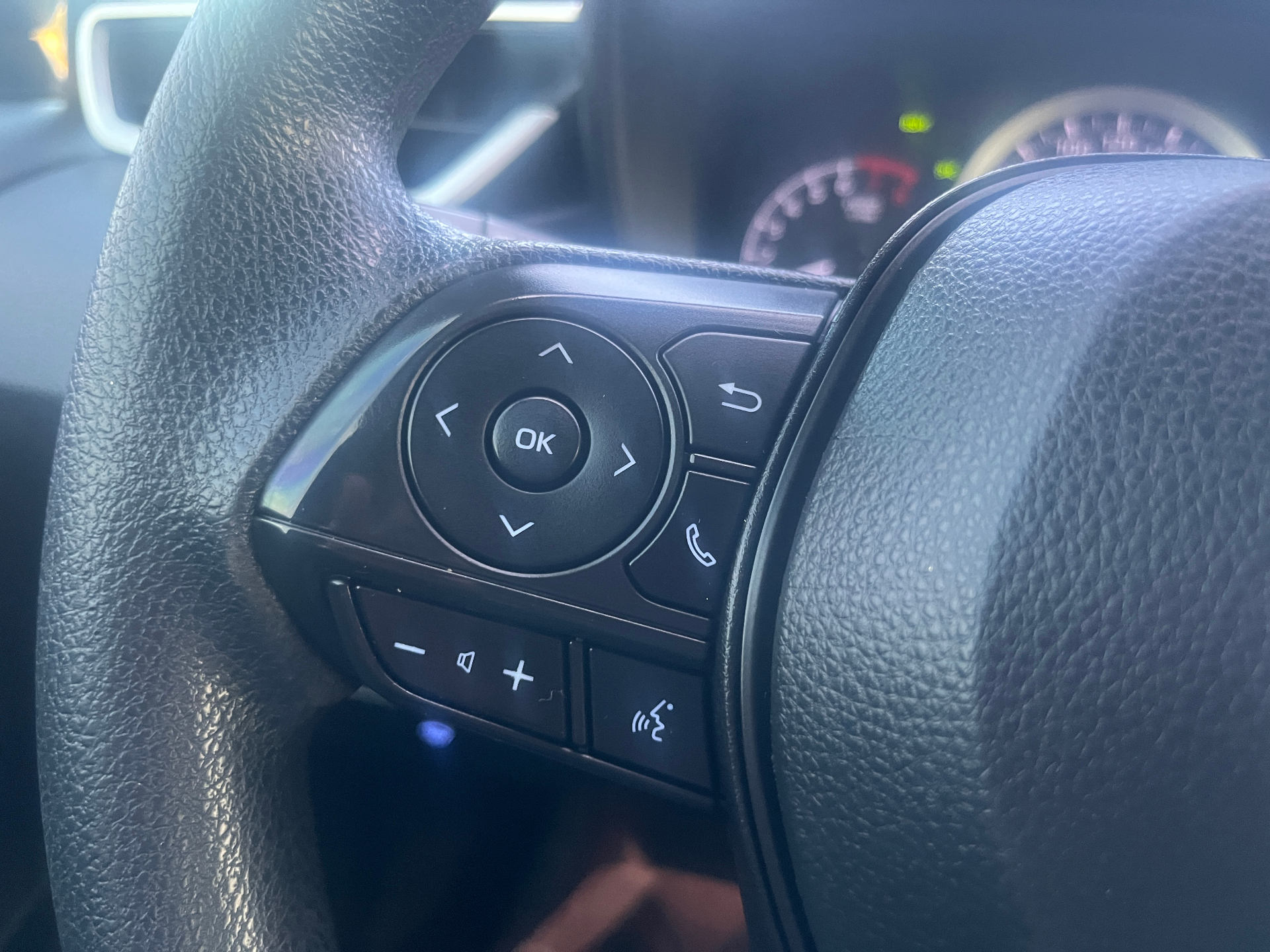 Used 2022 Toyota Corolla LE in Gray for sale at B&P Auto Sales in Toronto & GTA — photo 12 of 23