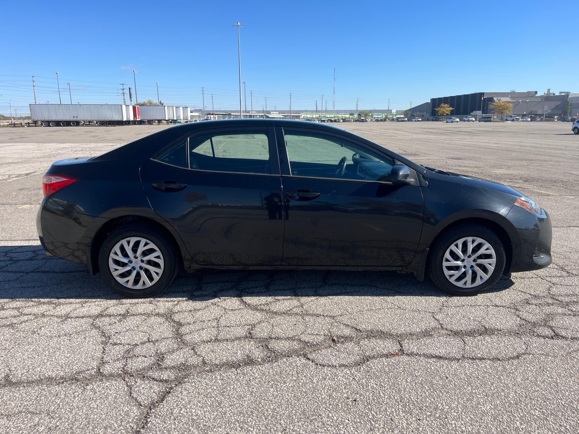 Used 2018 Toyota Corolla LE in Black for sale at B&P Auto Sales in Toronto & GTA — photo 6 of 24
