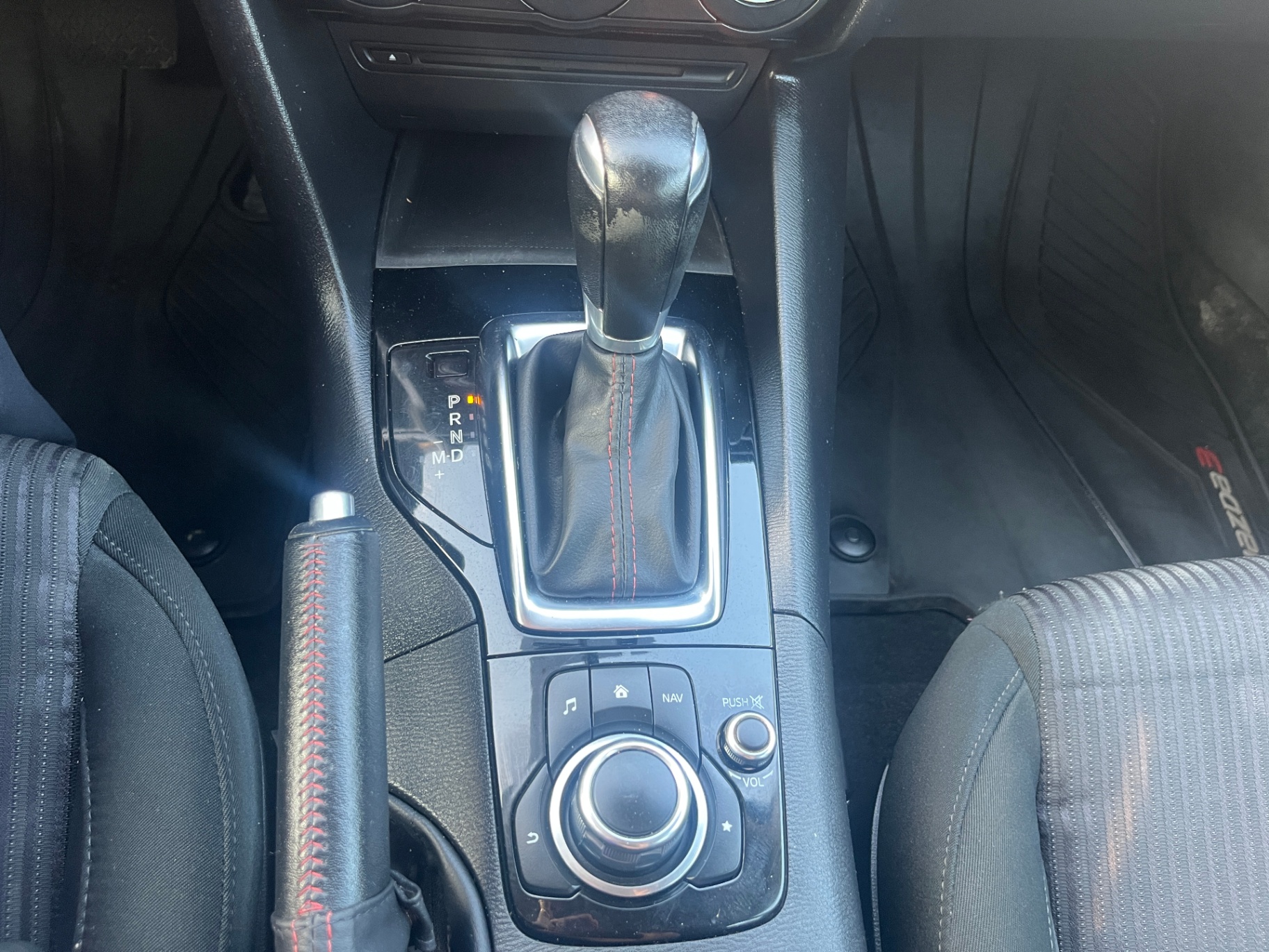 Used 2015 Mazda 3 GS-SKY HB SPORT in Brown for sale at B&P Auto Sales in Toronto & GTA — photo 18 of 25