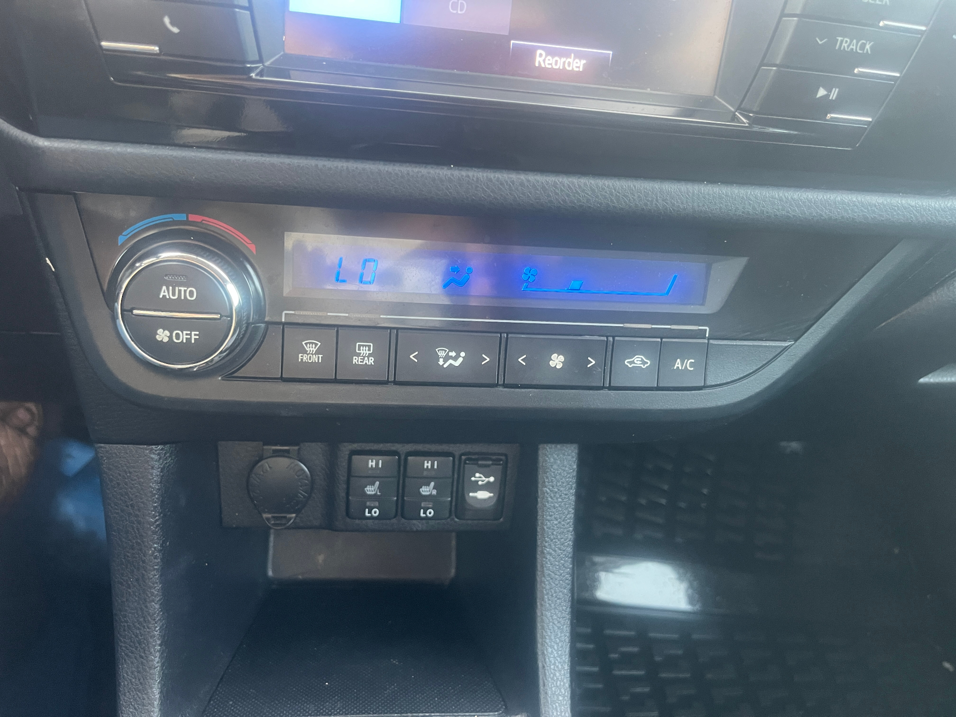 Used 2015 Toyota Corolla Sport in Blue for sale at B&P Auto Sales in Toronto & GTA — photo 15 of 25