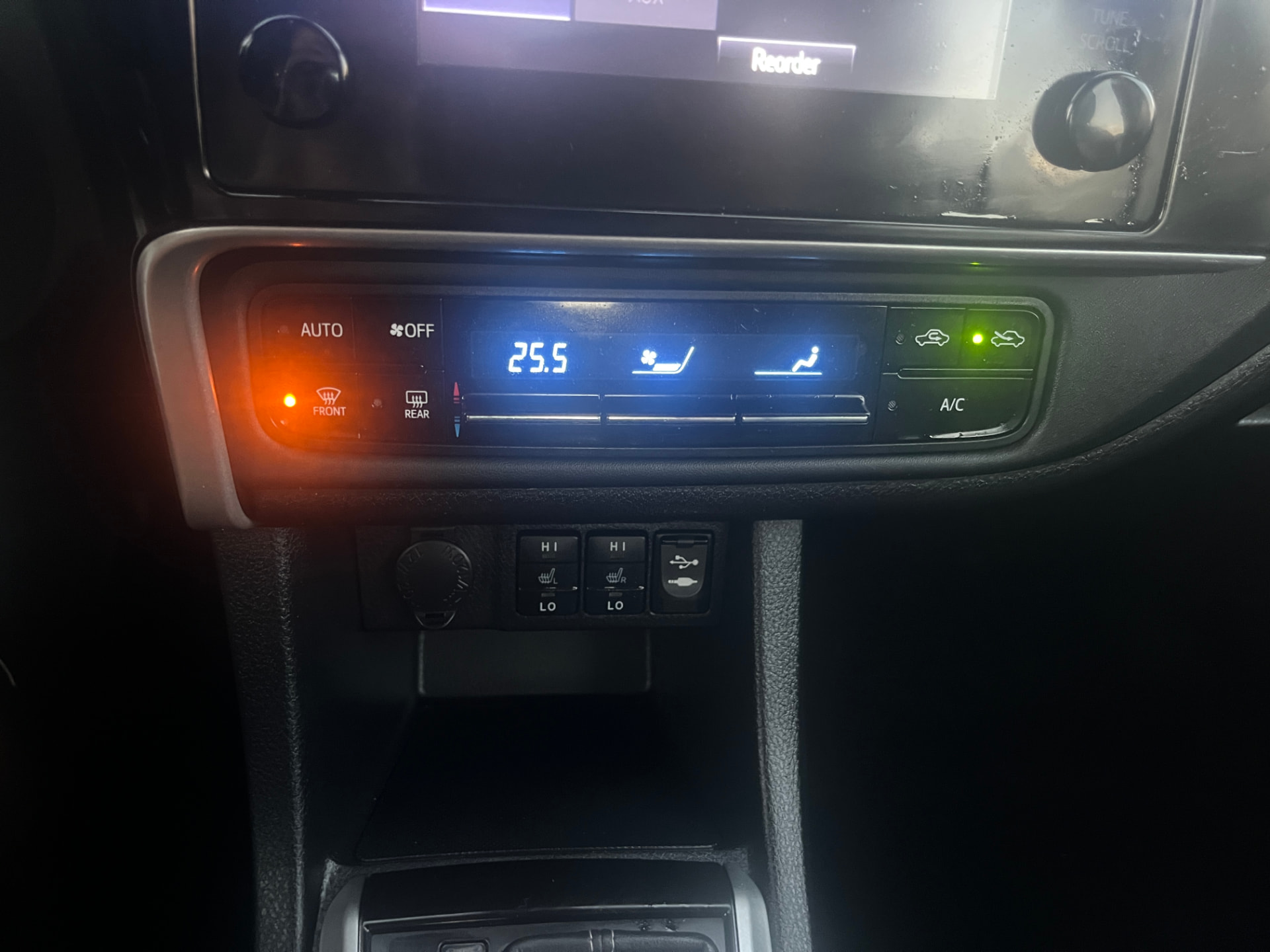 Used 2017 Toyota Corolla LE in Gray for sale at B&P Auto Sales in Toronto & GTA — photo 15 of 23