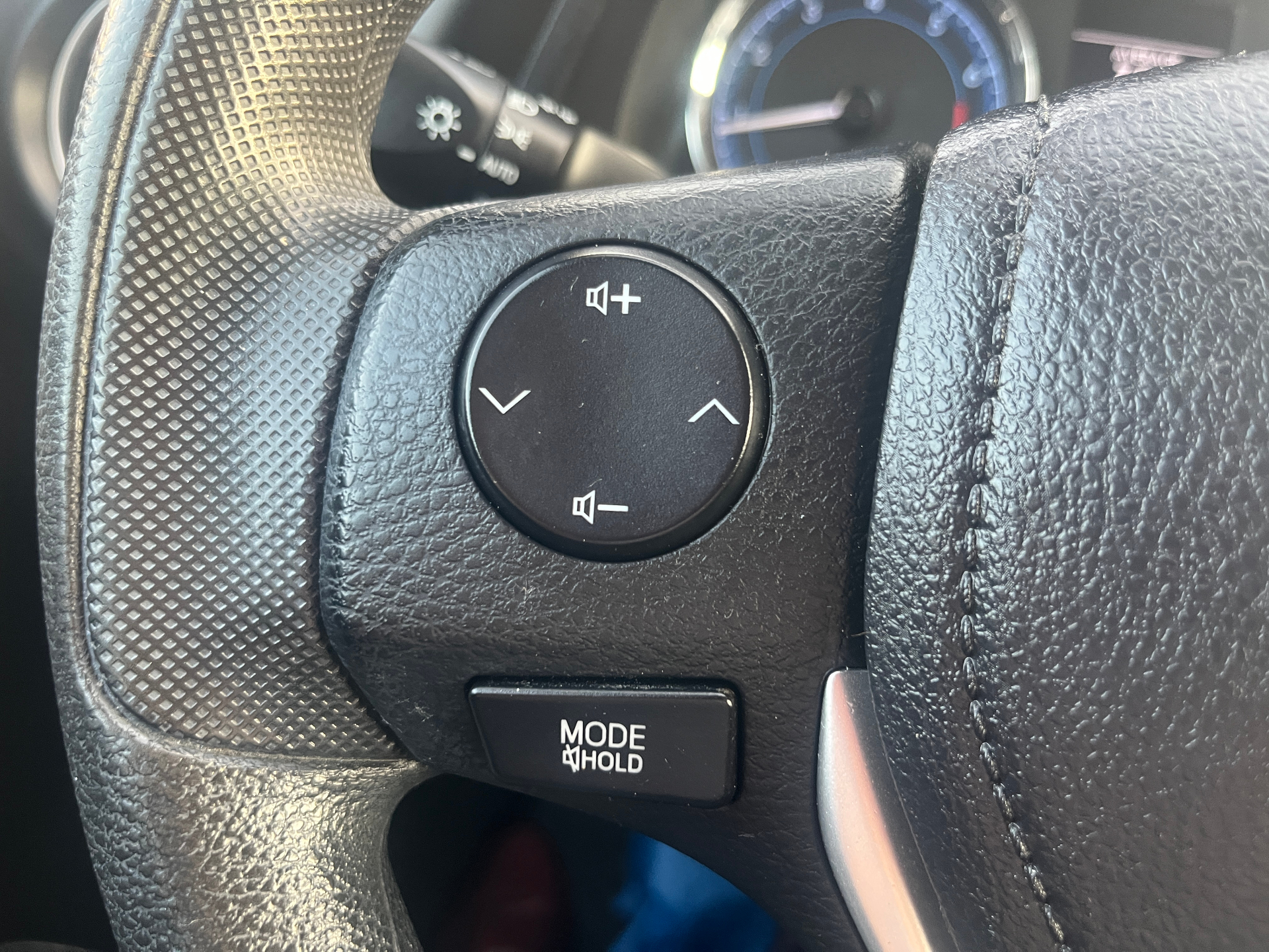Used 2017 Toyota Corolla LE in Black for sale at B&P Auto Sales in Toronto & GTA — photo 12 of 24