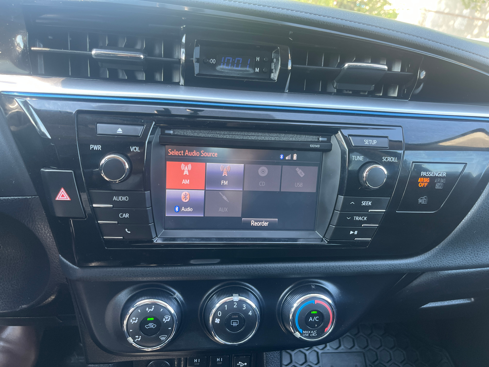 Used 2014 Toyota Corolla Sport in Gray for sale at B&P Auto Sales in Toronto & GTA — photo 15 of 21