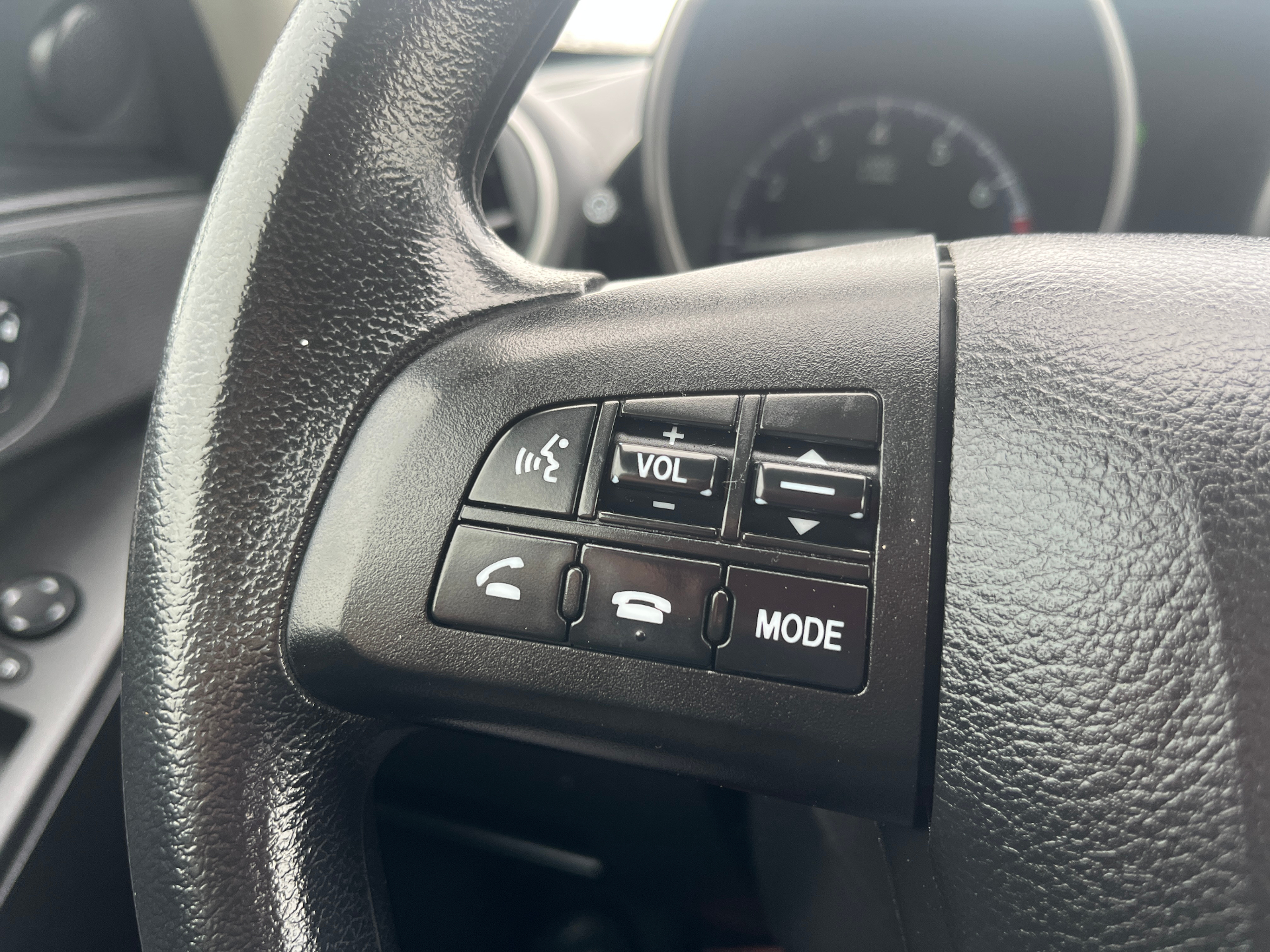 Used 2013 Mazda 3 GS in Dark Gray for sale at B&P Auto Sales in Toronto & GTA — photo 11 of 21