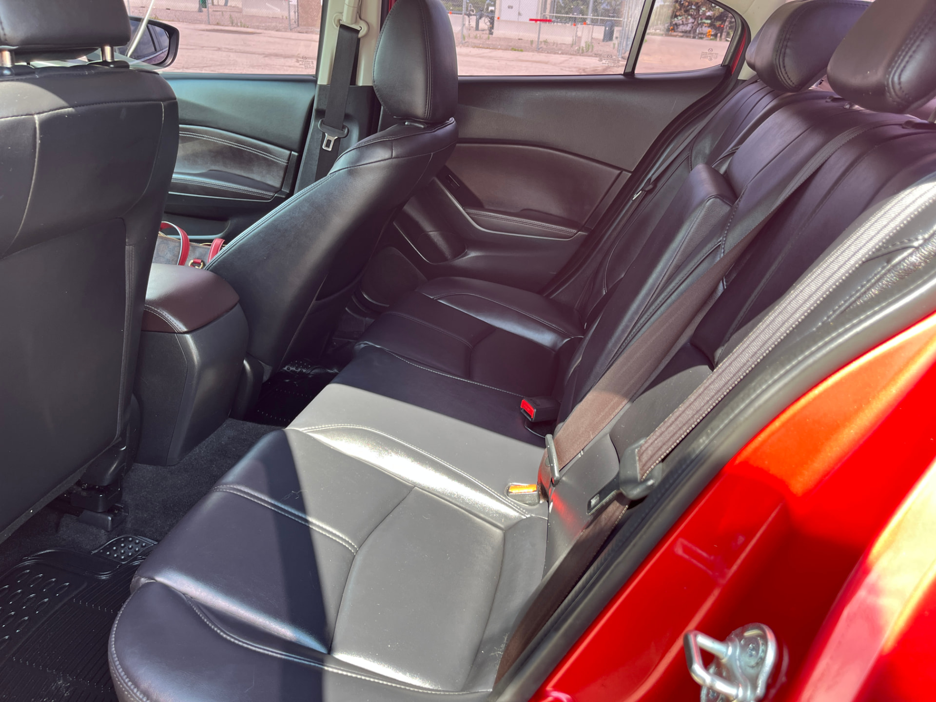 Used 2018 Mazda Mazda 3 SE in Red for sale at B&P Auto Sales in Toronto & GTA — photo 19 of 24
