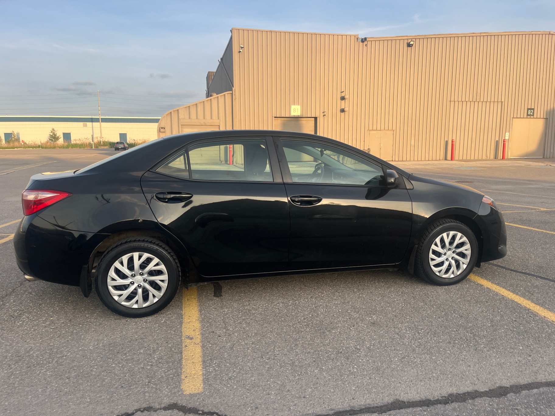 Used 2017 Toyota Corolla LE in Black for sale at B&P Auto Sales in Toronto & GTA — photo 6 of 24