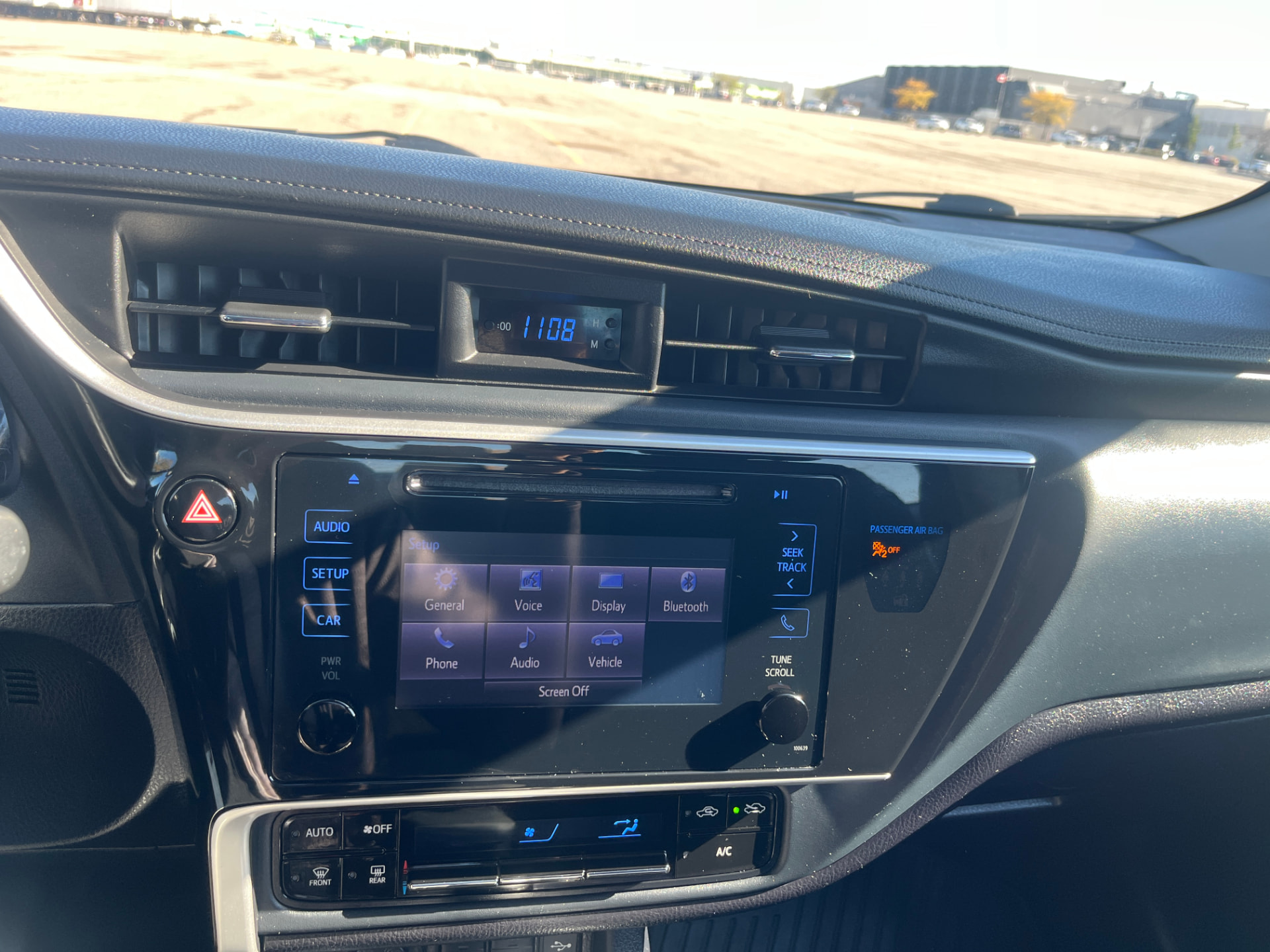 Used 2018 Toyota Corolla LE in Black for sale at B&P Auto Sales in Toronto & GTA — photo 14 of 24