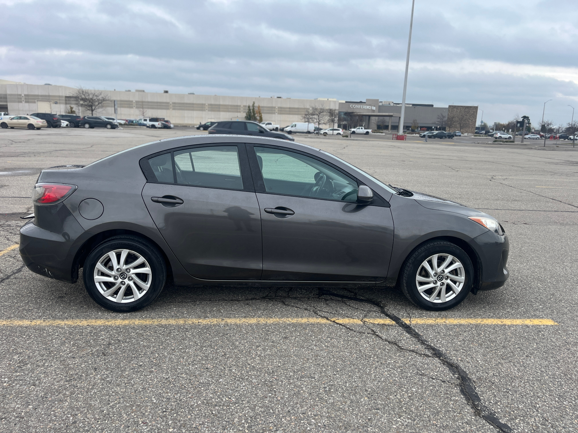 Used 2013 Mazda 3 GS in Dark Gray for sale at B&P Auto Sales in Toronto & GTA — photo 5 of 21