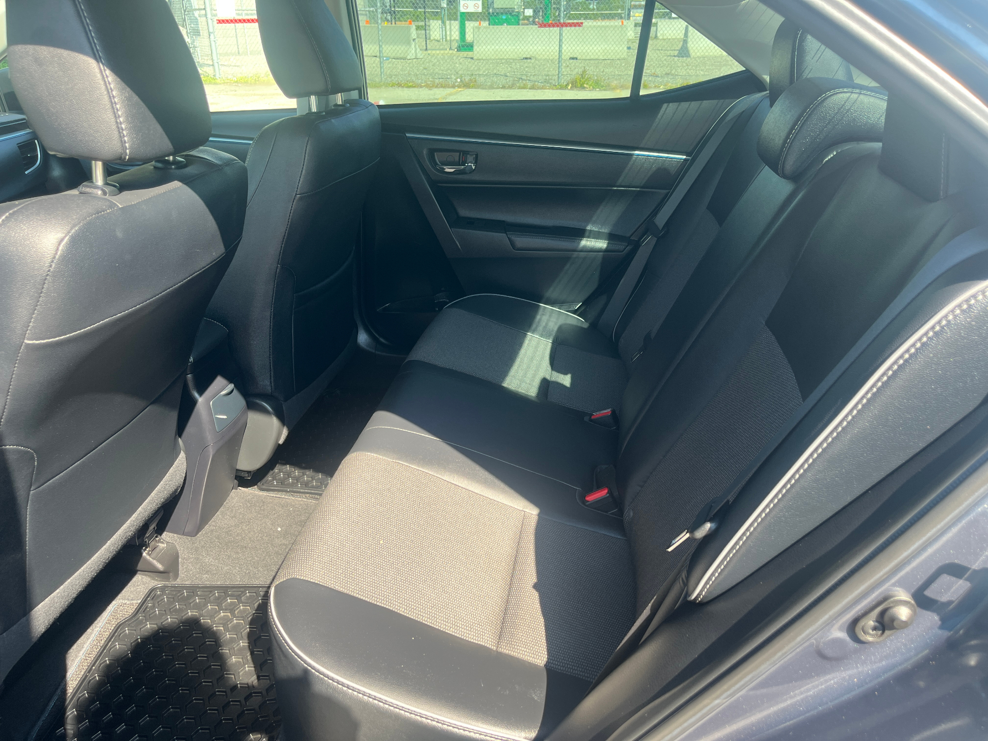 Used 2014 Toyota Corolla Sport in Gray for sale at B&P Auto Sales in Toronto & GTA — photo 8 of 21
