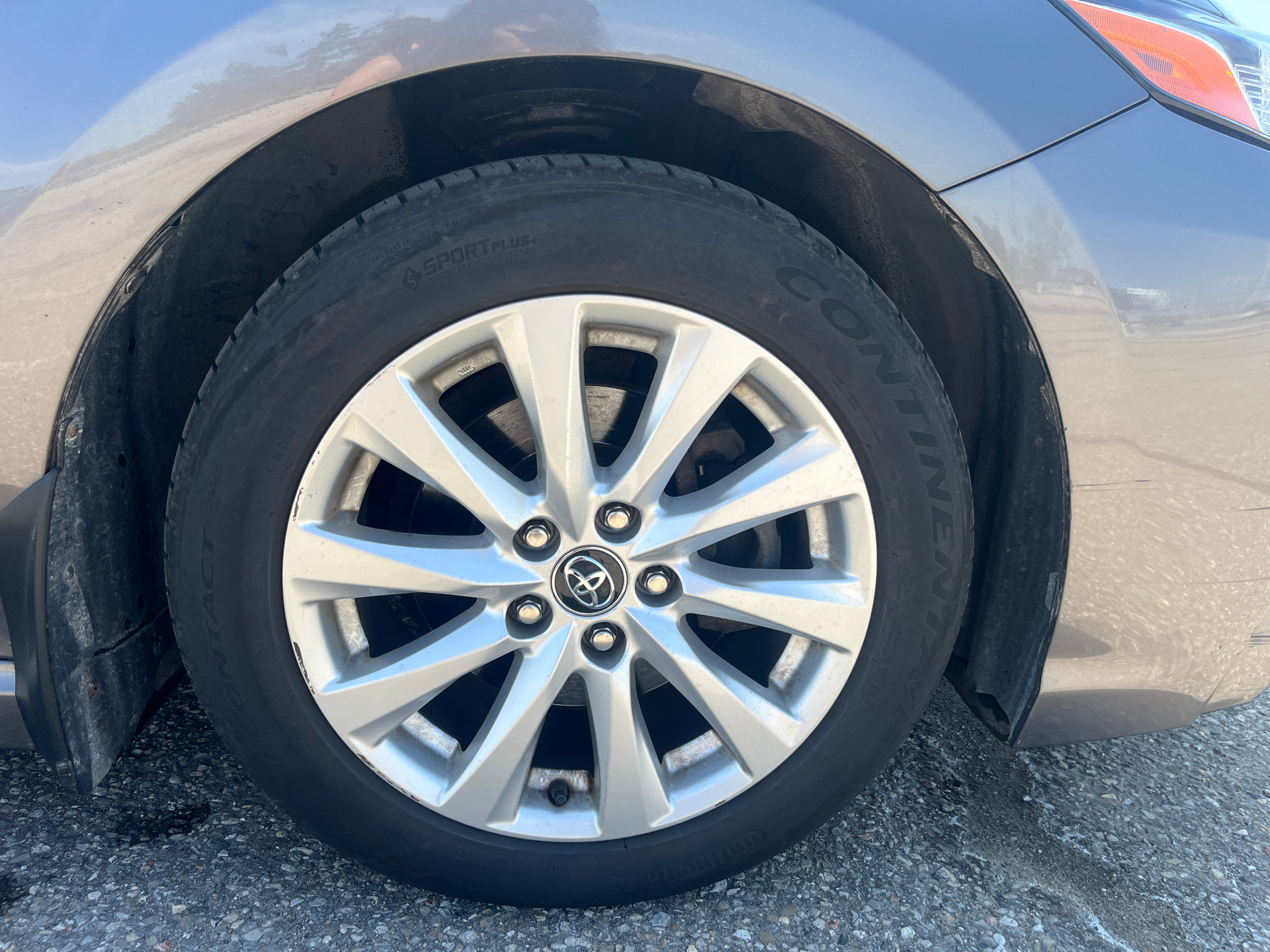 Used 2018 Toyota Camry SE in Gray for sale at B&P Auto Sales in Toronto & GTA — photo 7 of 24