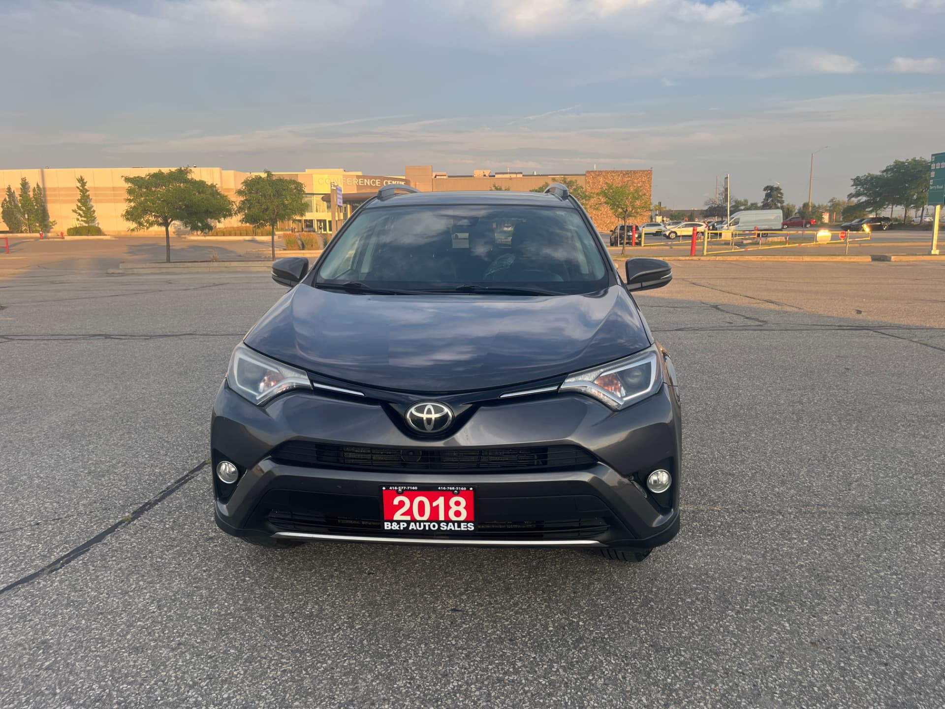 Used 2018 Toyota RAV4 XLE AWD in Gray for sale at B&P Auto Sales in Toronto & GTA — photo 3 of 25