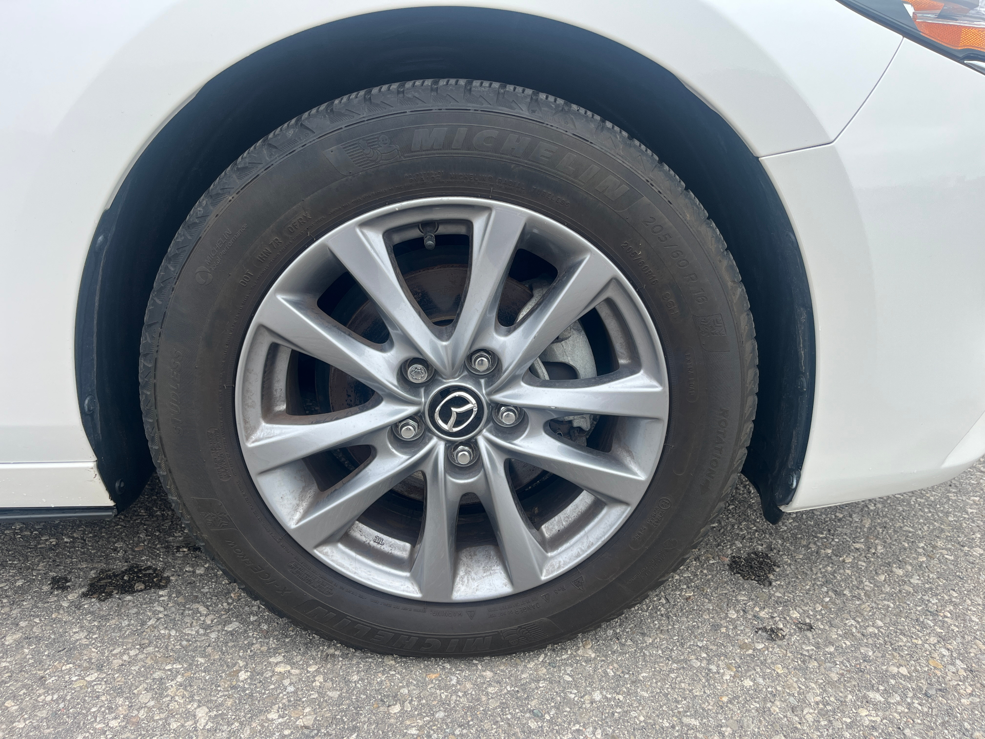 Used 2023 Mazda 3 GS SKY in White for sale at B&P Auto Sales in Toronto & GTA — photo 7 of 24
