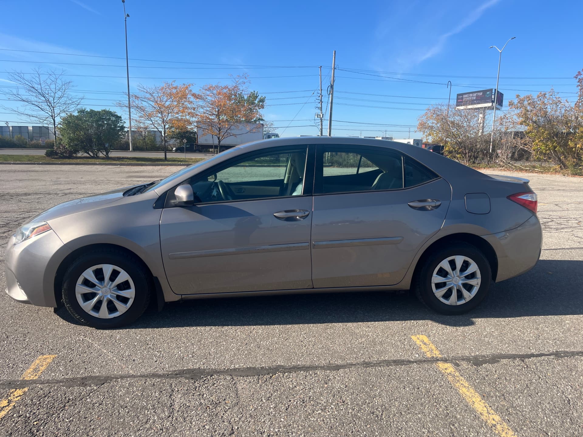 Used 2014 Toyota Corolla LE ECO in Brown for sale at B&P Auto Sales in Toronto & GTA — photo 4 of 23