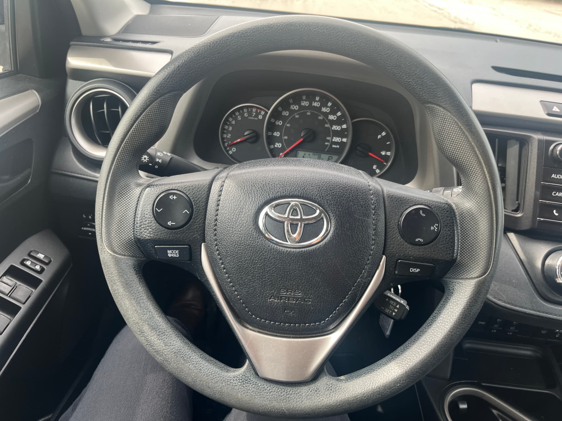Used 2016 Toyota RAV4 LE in White for sale at B&P Auto Sales in Toronto & GTA — photo 9 of 24