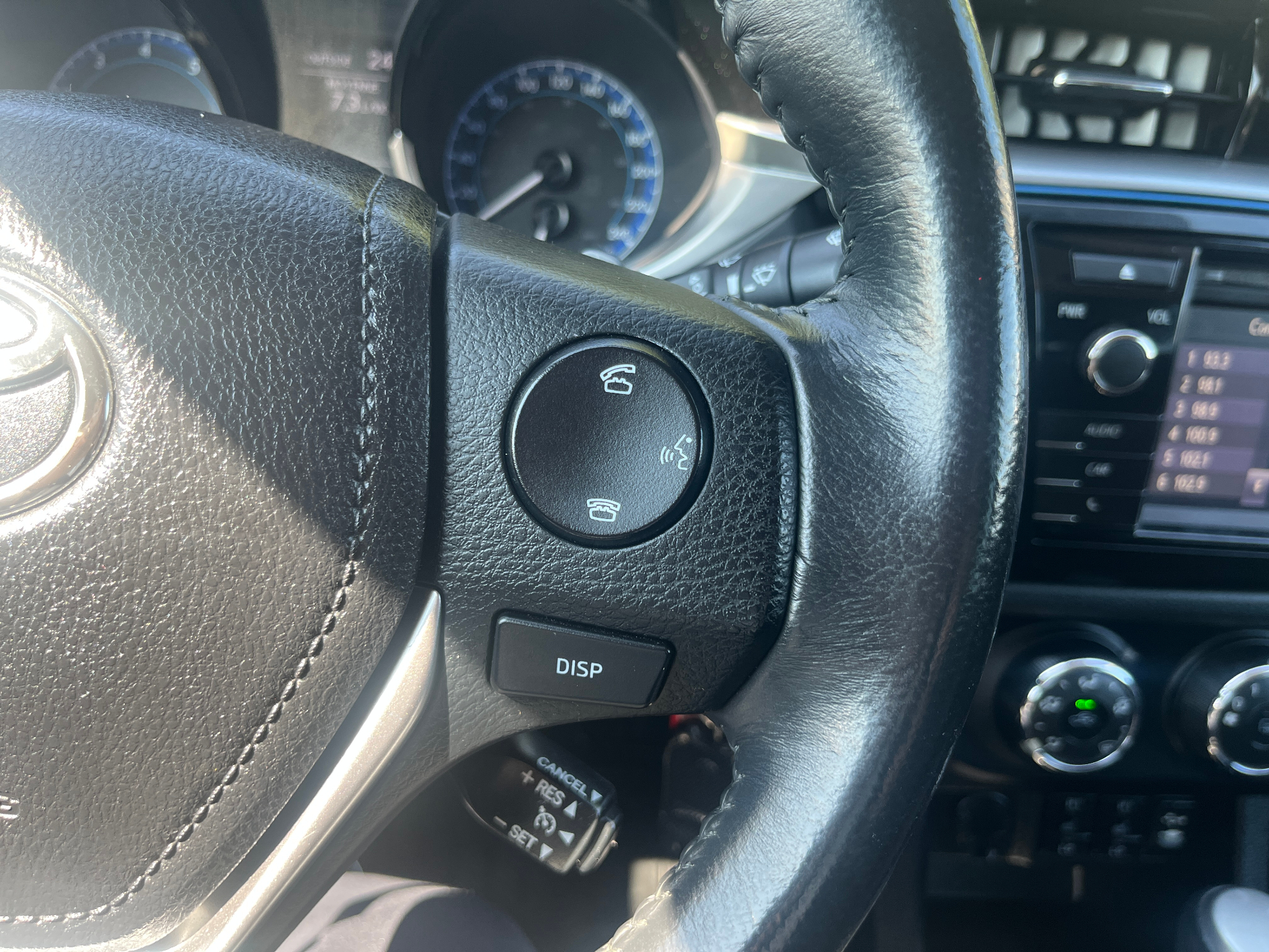 Used 2014 Toyota Corolla Sport in Gray for sale at B&P Auto Sales in Toronto & GTA — photo 13 of 21