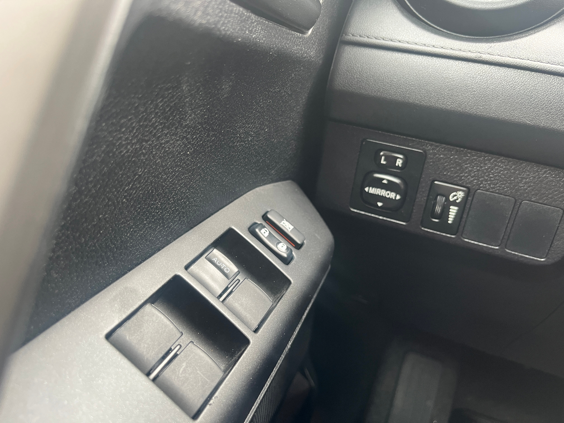 Used 2016 Toyota RAV4 AWD in Black for sale at B&P Auto Sales in Toronto & GTA — photo 22 of 24