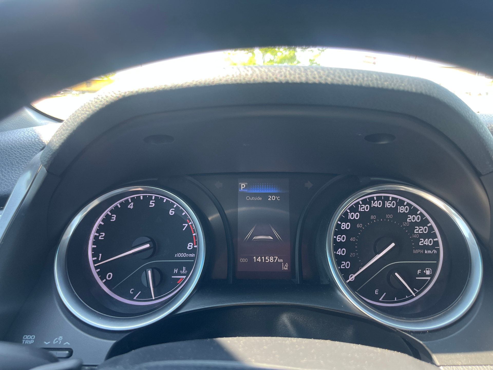 Used 2018 Toyota Camry SE in Gray for sale at B&P Auto Sales in Toronto & GTA — photo 12 of 24