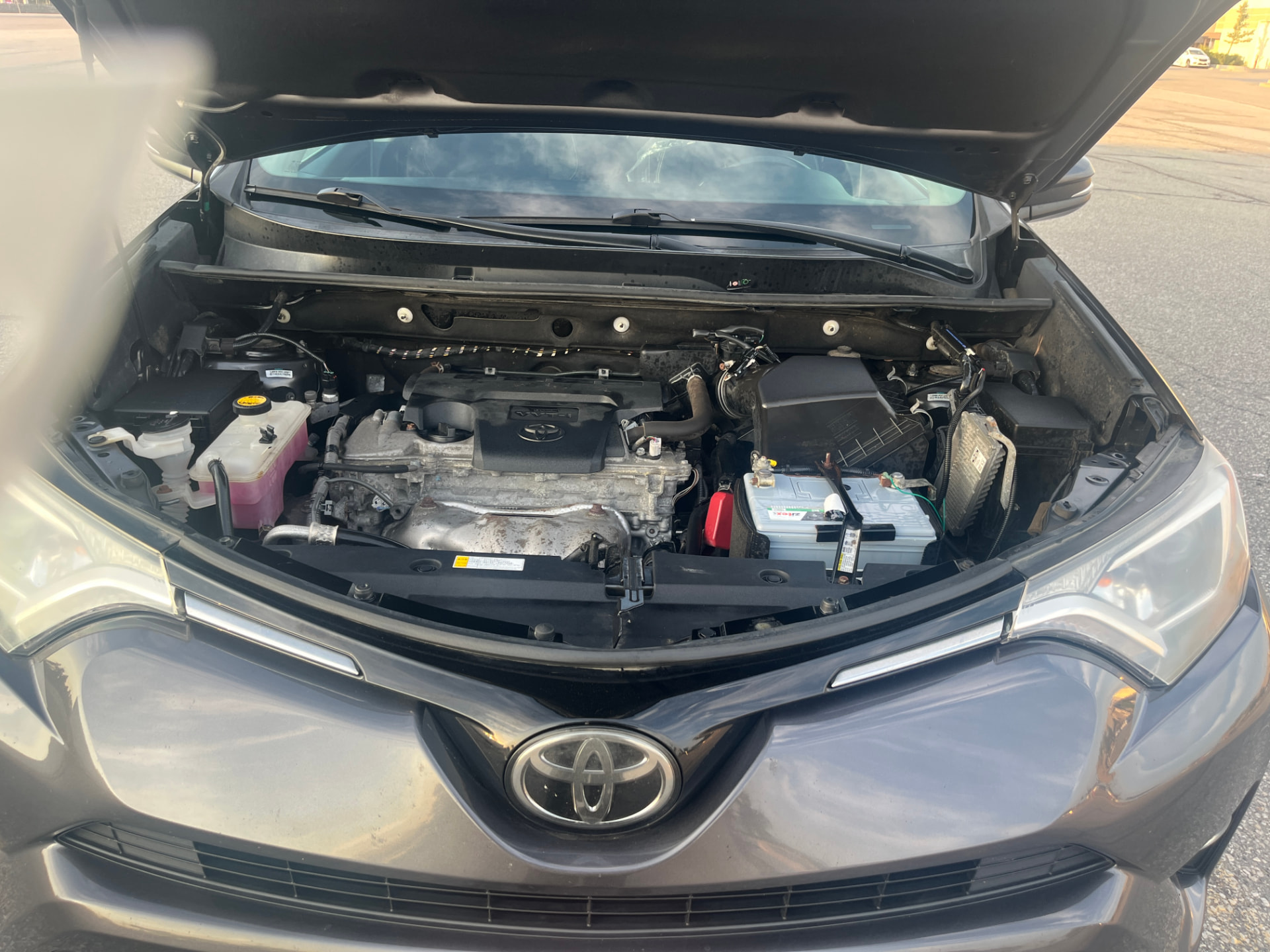 Used 2018 Toyota RAV4 XLE AWD in Gray for sale at B&P Auto Sales in Toronto & GTA — photo 24 of 25