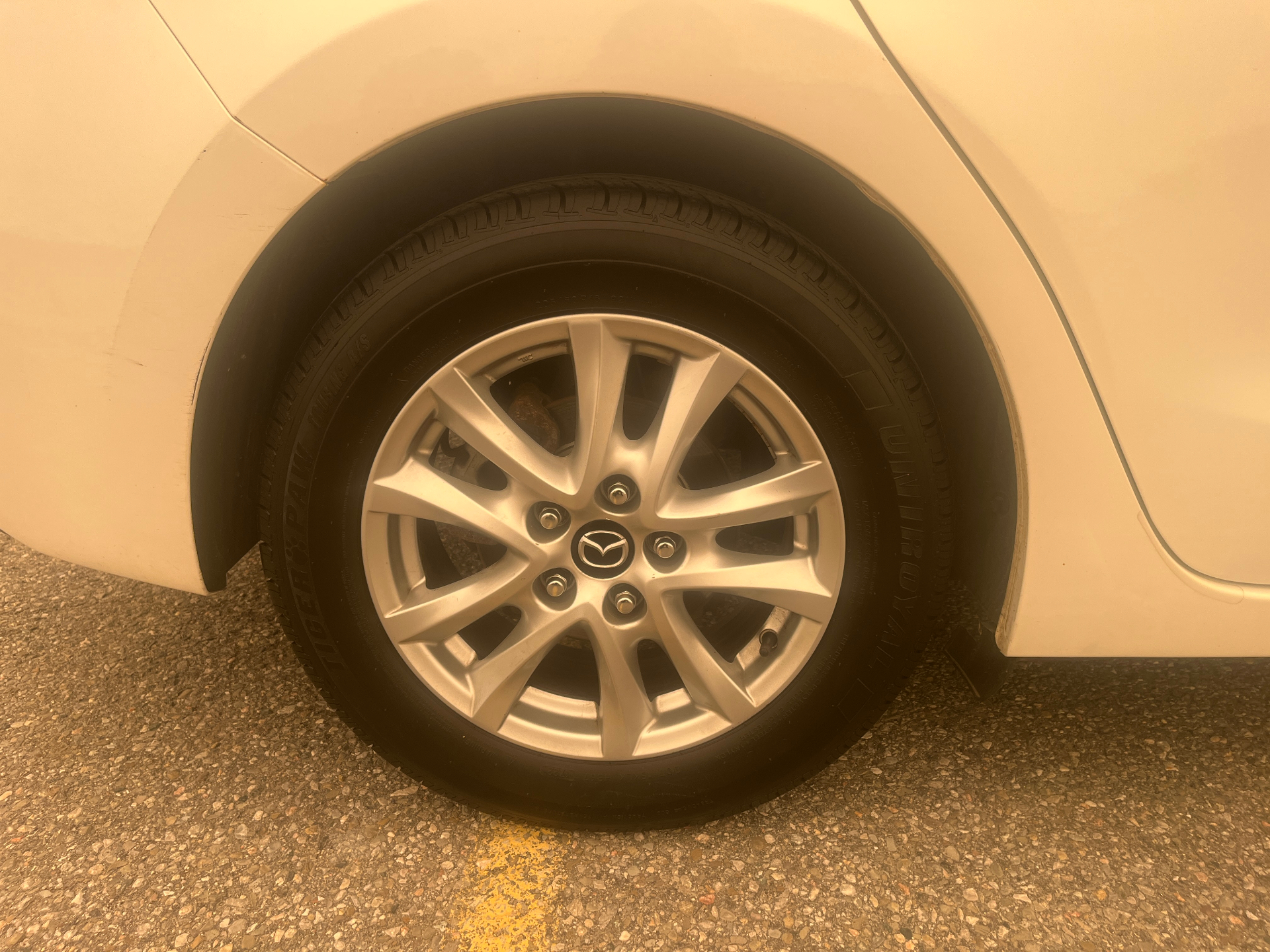 Used 2015 Mazda 3 GS-SKY in White for sale at B&P Auto Sales in Toronto & GTA — photo 7 of 25