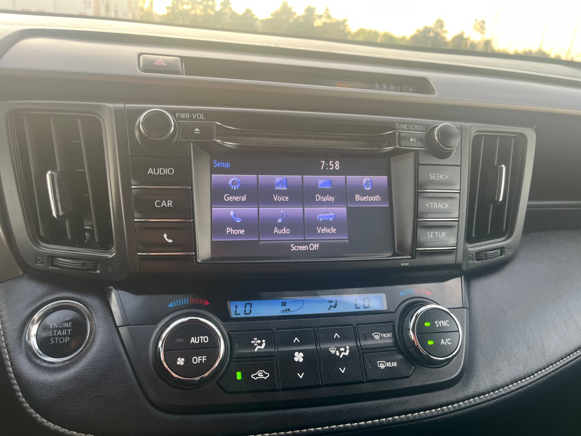 Used 2018 Toyota RAV4 XLE AWD in Gray for sale at B&P Auto Sales in Toronto & GTA — photo 14 of 25