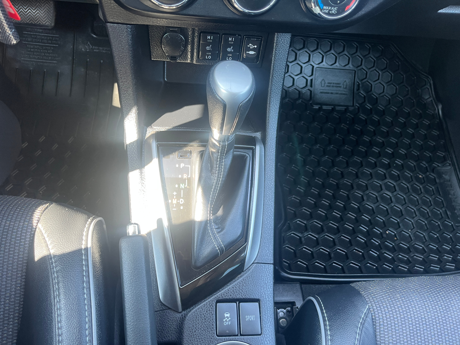 Used 2014 Toyota Corolla Sport in Gray for sale at B&P Auto Sales in Toronto & GTA — photo 17 of 21