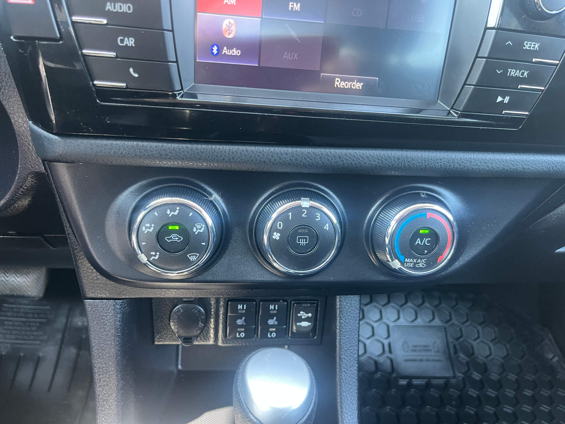 Used 2014 Toyota Corolla Sport in Gray for sale at B&P Auto Sales in Toronto & GTA — photo 16 of 21