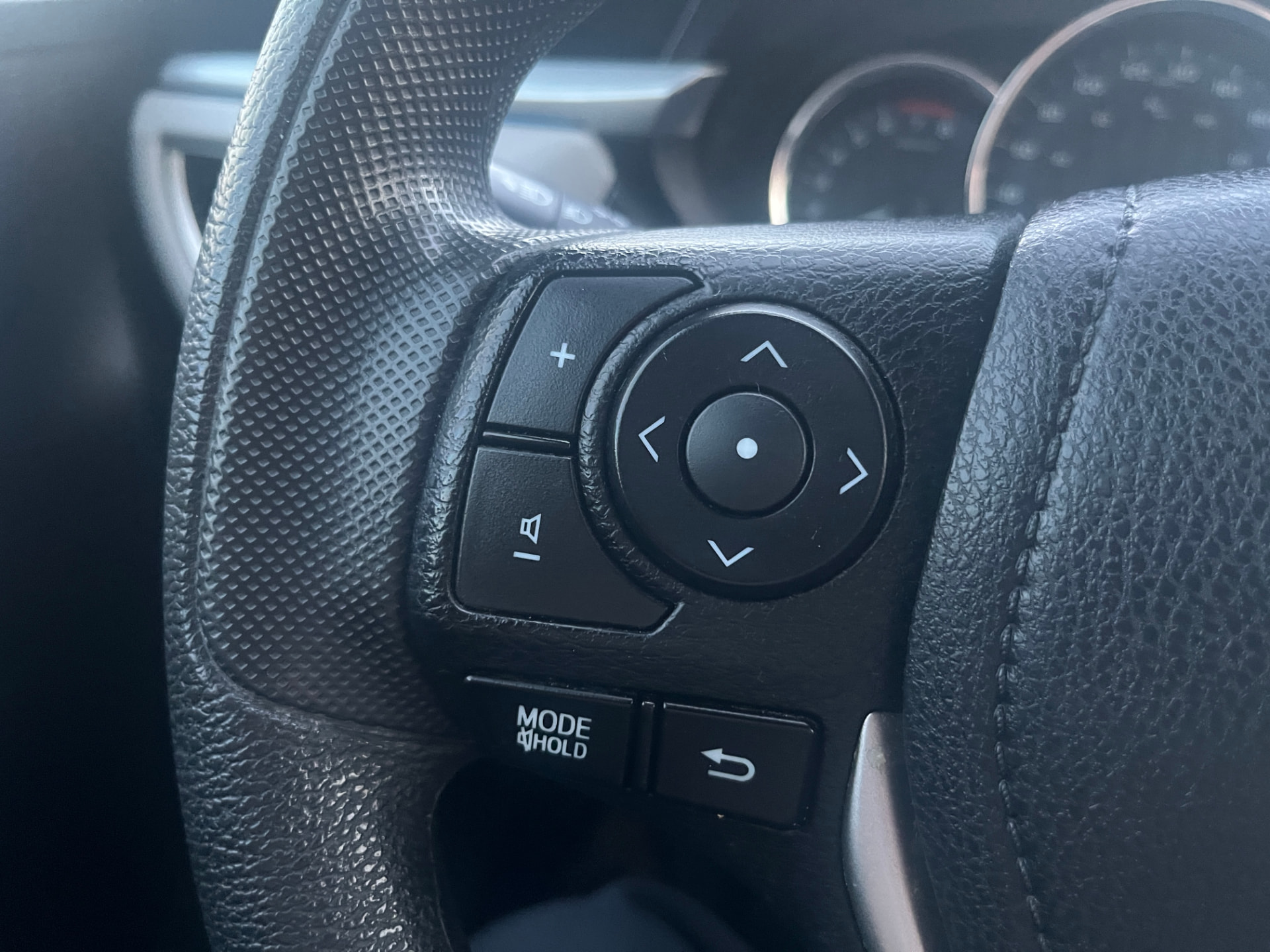 Used 2016 Toyota Corolla LE in White for sale at B&P Auto Sales in Toronto & GTA — photo 11 of 24
