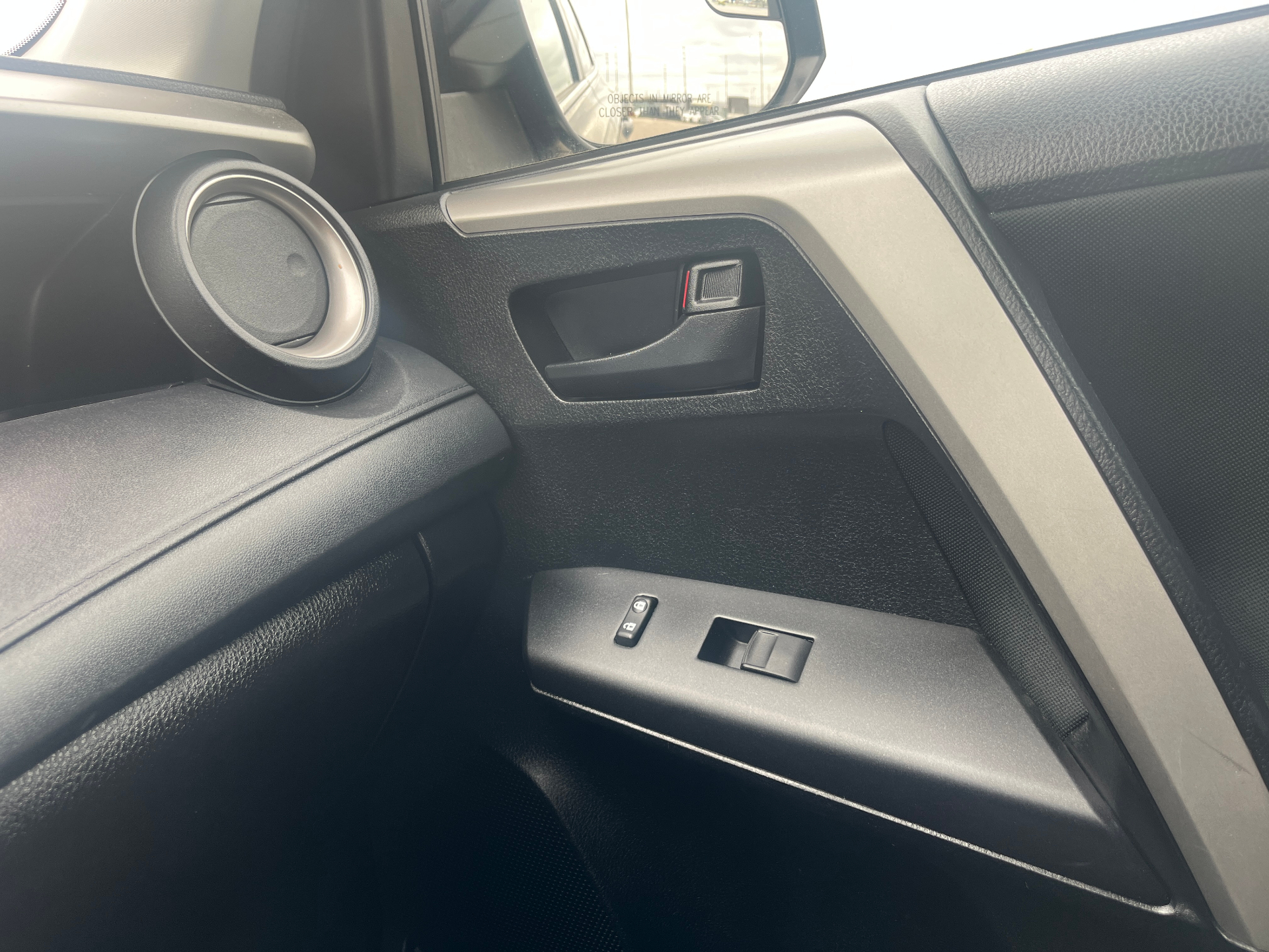 Used 2016 Toyota RAV4 AWD in Black for sale at B&P Auto Sales in Toronto & GTA — photo 23 of 24