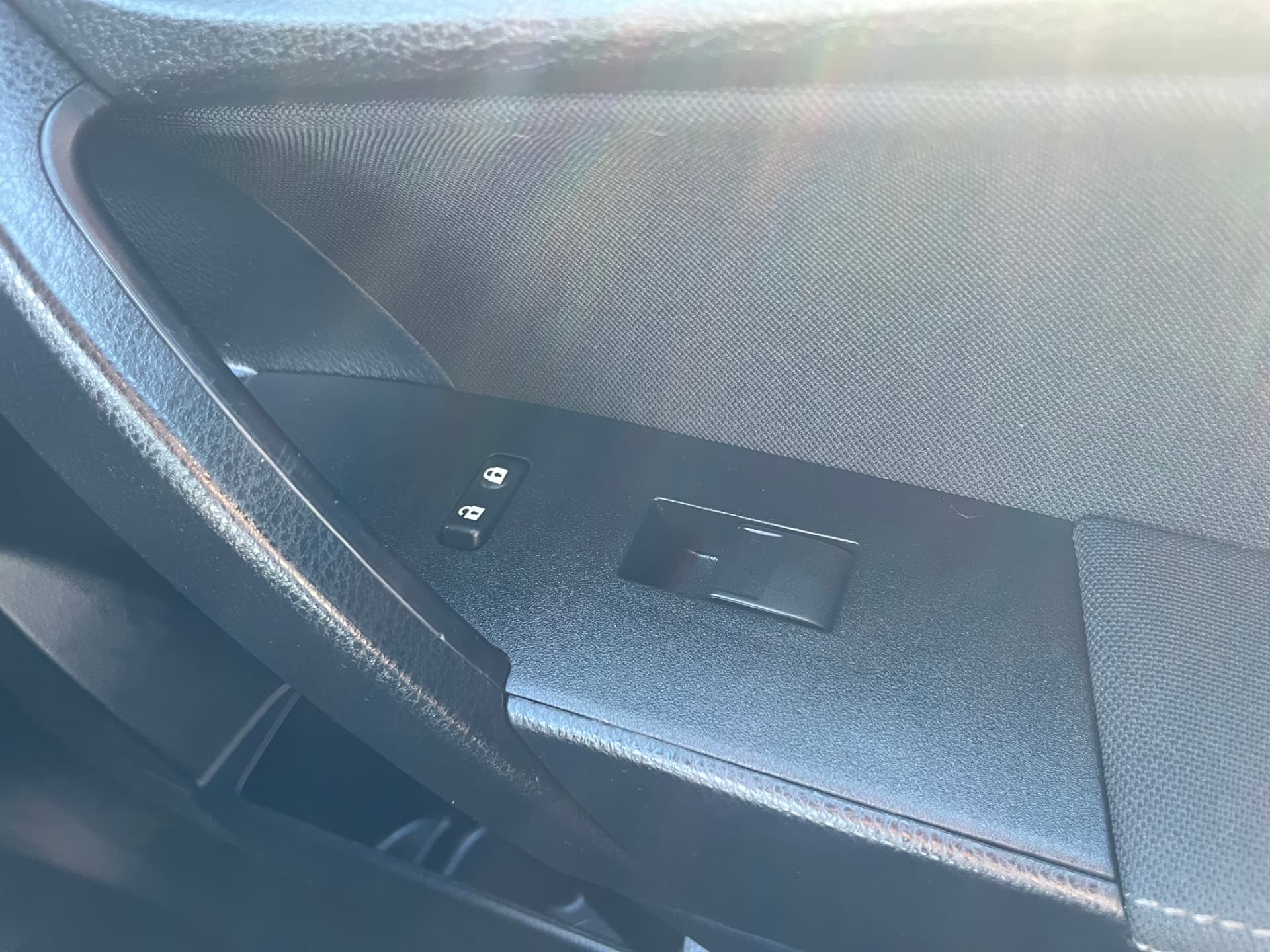 Used 2018 Toyota Corolla LE in Black for sale at B&P Auto Sales in Toronto & GTA — photo 22 of 24