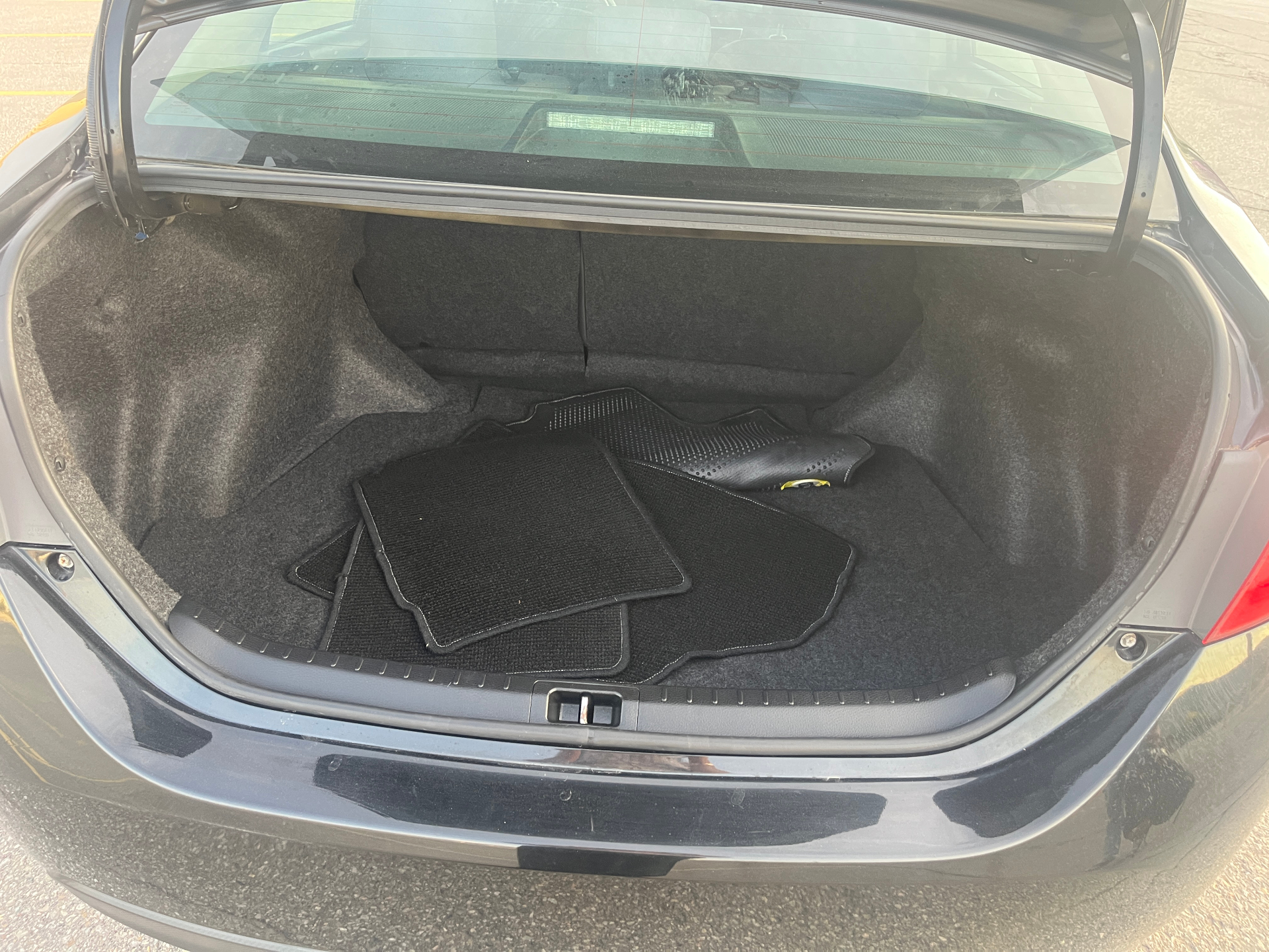 Used 2017 Toyota Corolla LE in Black for sale at B&P Auto Sales in Toronto & GTA — photo 19 of 24
