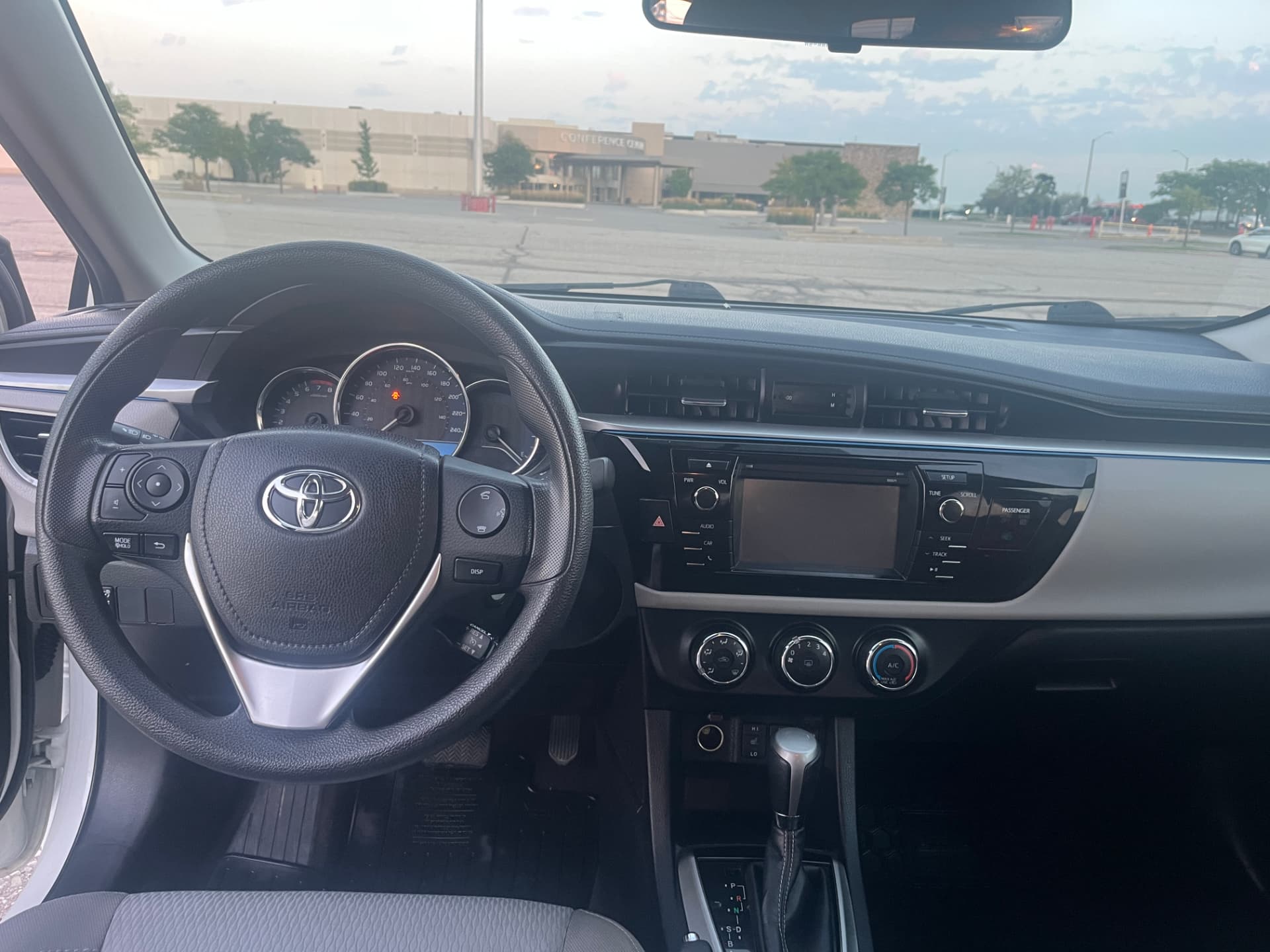 Used 2016 Toyota Corolla LE in White for sale at B&P Auto Sales in Toronto & GTA — photo 7 of 24