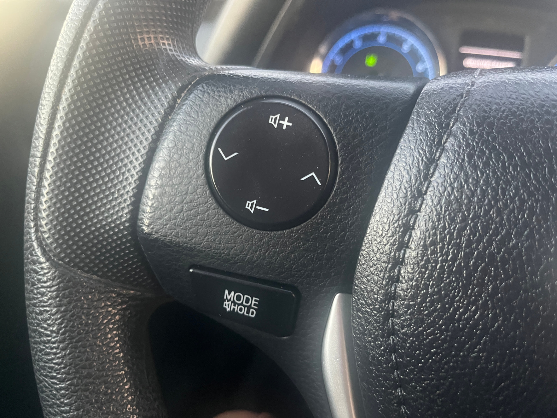 Used 2017 Toyota Corolla LE in Gray for sale at B&P Auto Sales in Toronto & GTA — photo 11 of 23