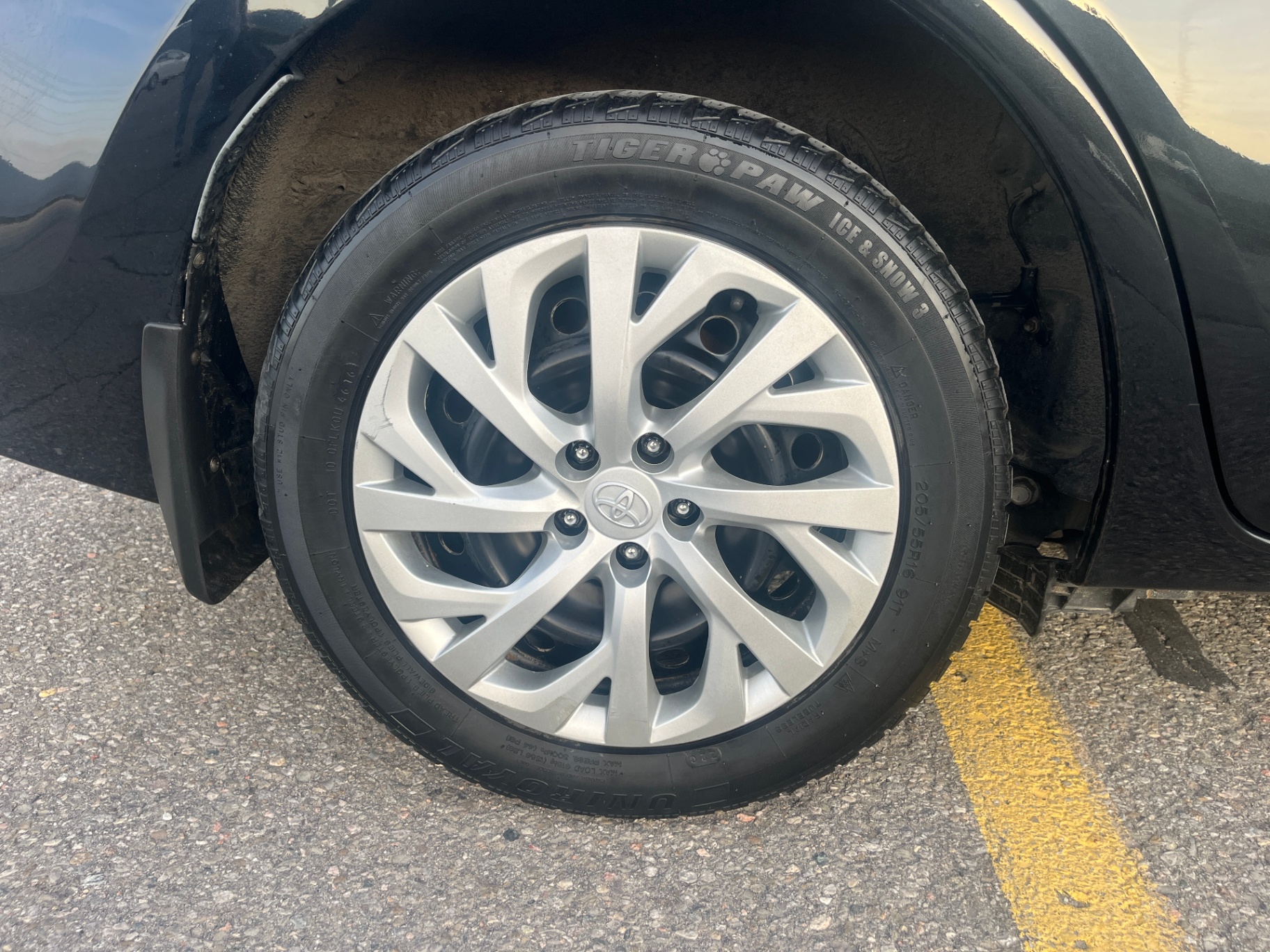 Used 2017 Toyota Corolla LE in Black for sale at B&P Auto Sales in Toronto & GTA — photo 7 of 24
