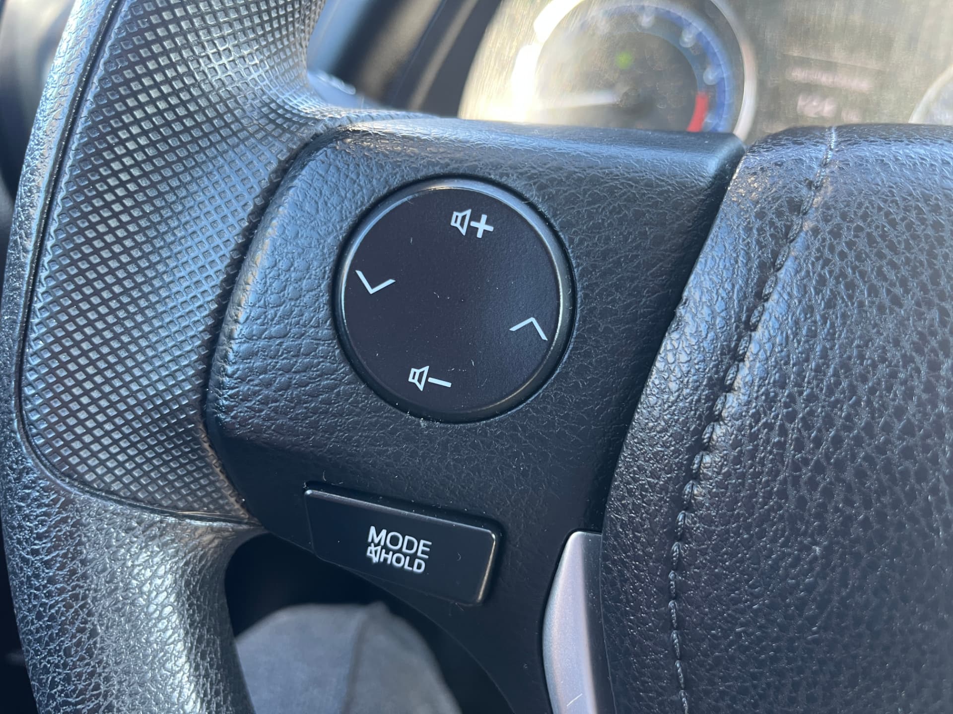Used 2018 Toyota Corolla LE in Black for sale at B&P Auto Sales in Toronto & GTA — photo 12 of 24