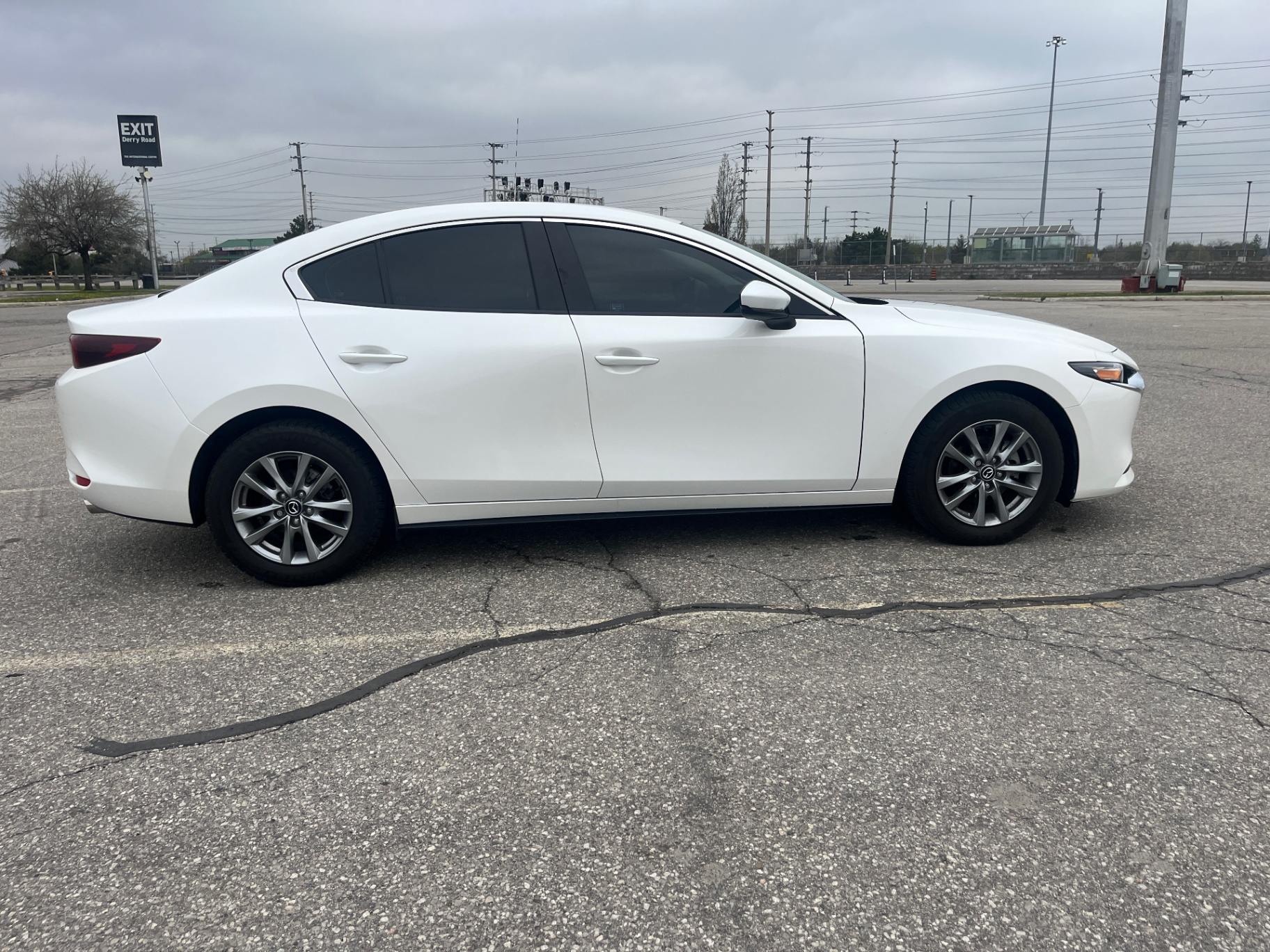 Used 2023 Mazda 3 GS SKY in White for sale at B&P Auto Sales in Toronto & GTA — photo 5 of 24