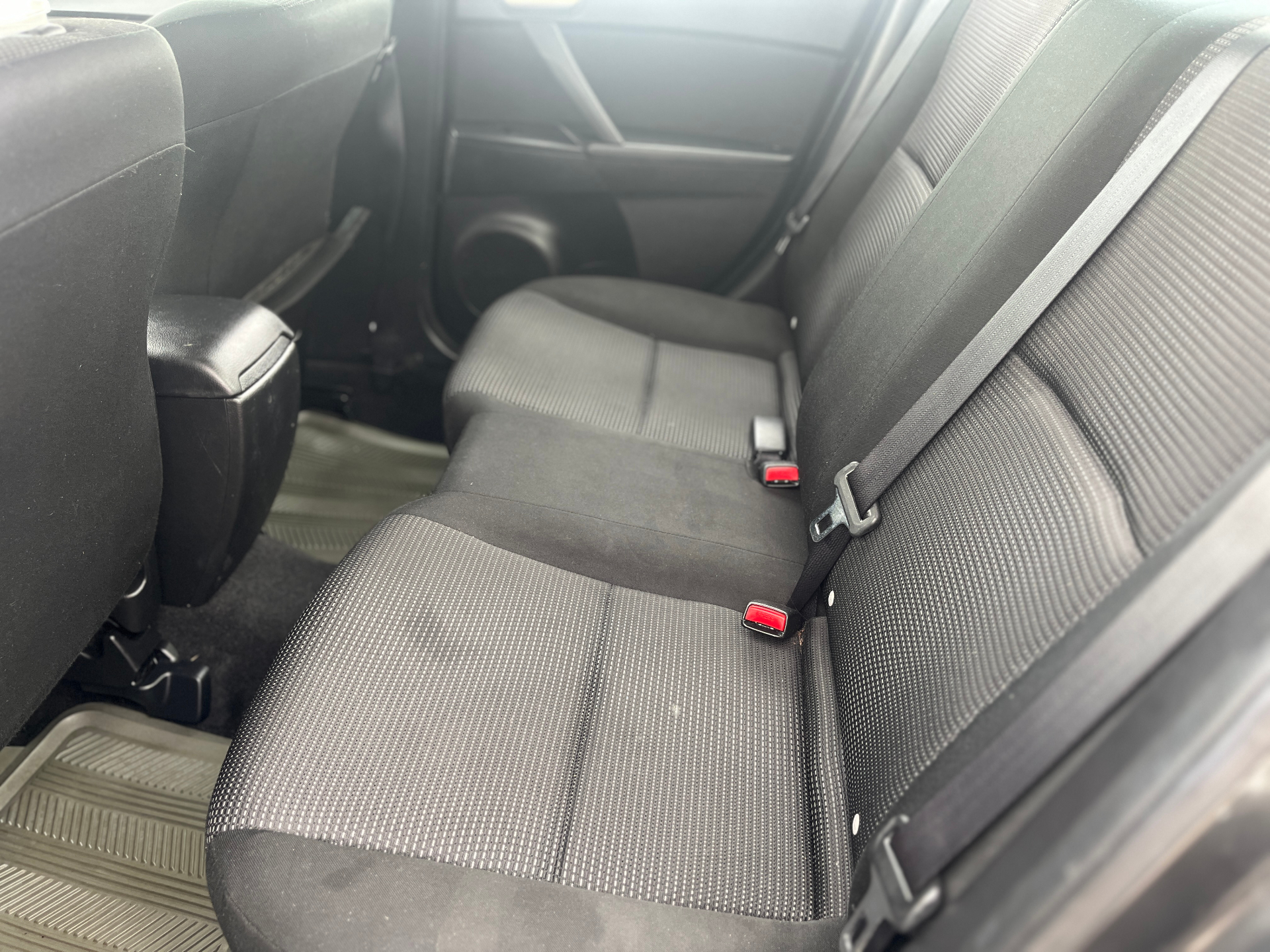 Used 2013 Mazda 3 GS in Dark Gray for sale at B&P Auto Sales in Toronto & GTA — photo 16 of 21