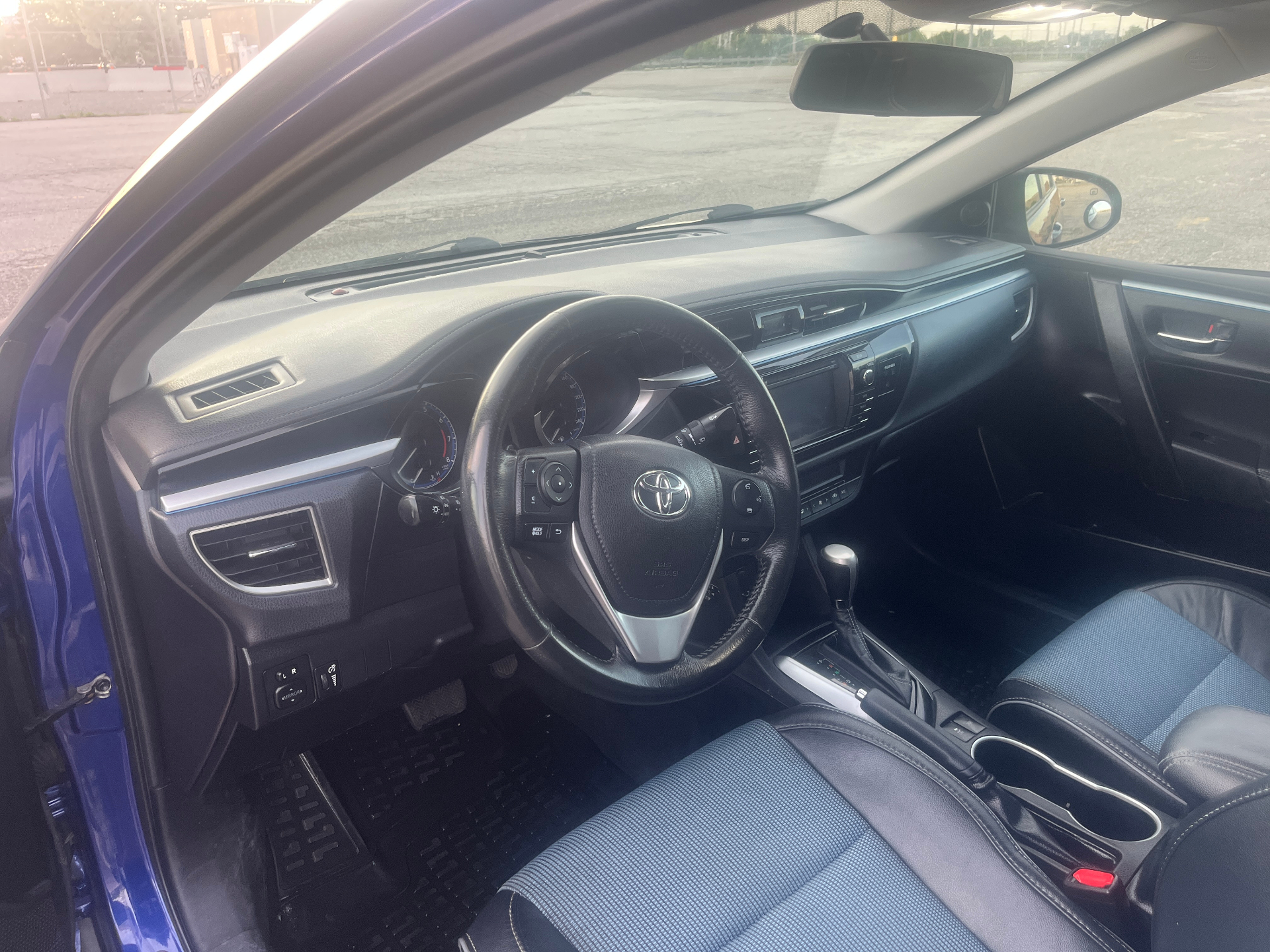 Used 2015 Toyota Corolla Sport in Blue for sale at B&P Auto Sales in Toronto & GTA — photo 13 of 25