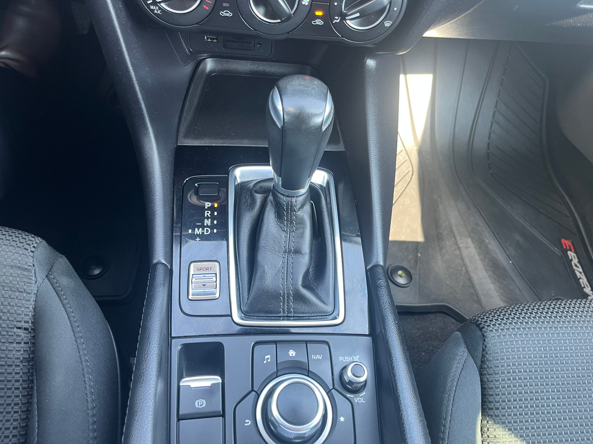Used 2017 Mazda 3 GS-SKY HB Sport in Black for sale at B&P Auto Sales in Toronto & GTA — photo 16 of 25
