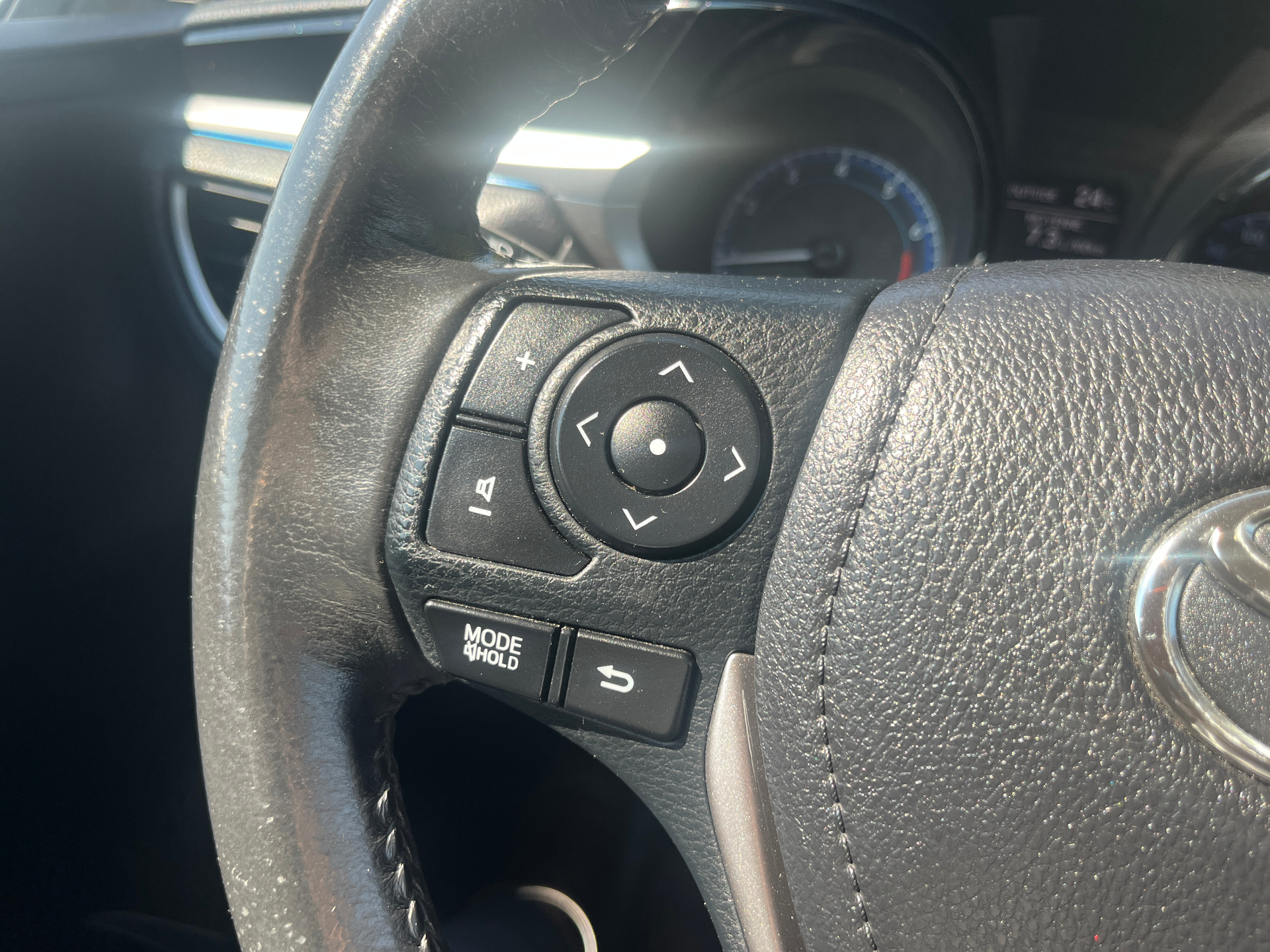 Used 2014 Toyota Corolla Sport in Gray for sale at B&P Auto Sales in Toronto & GTA — photo 14 of 21
