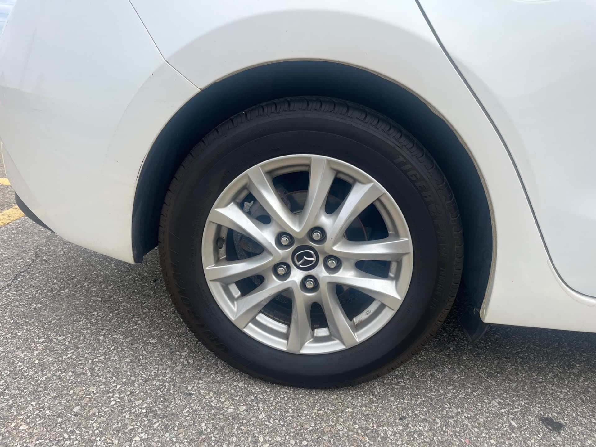 Used 2015 Mazda 3 GS-SKY in White for sale at B&P Auto Sales in Toronto & GTA — photo 7 of 26