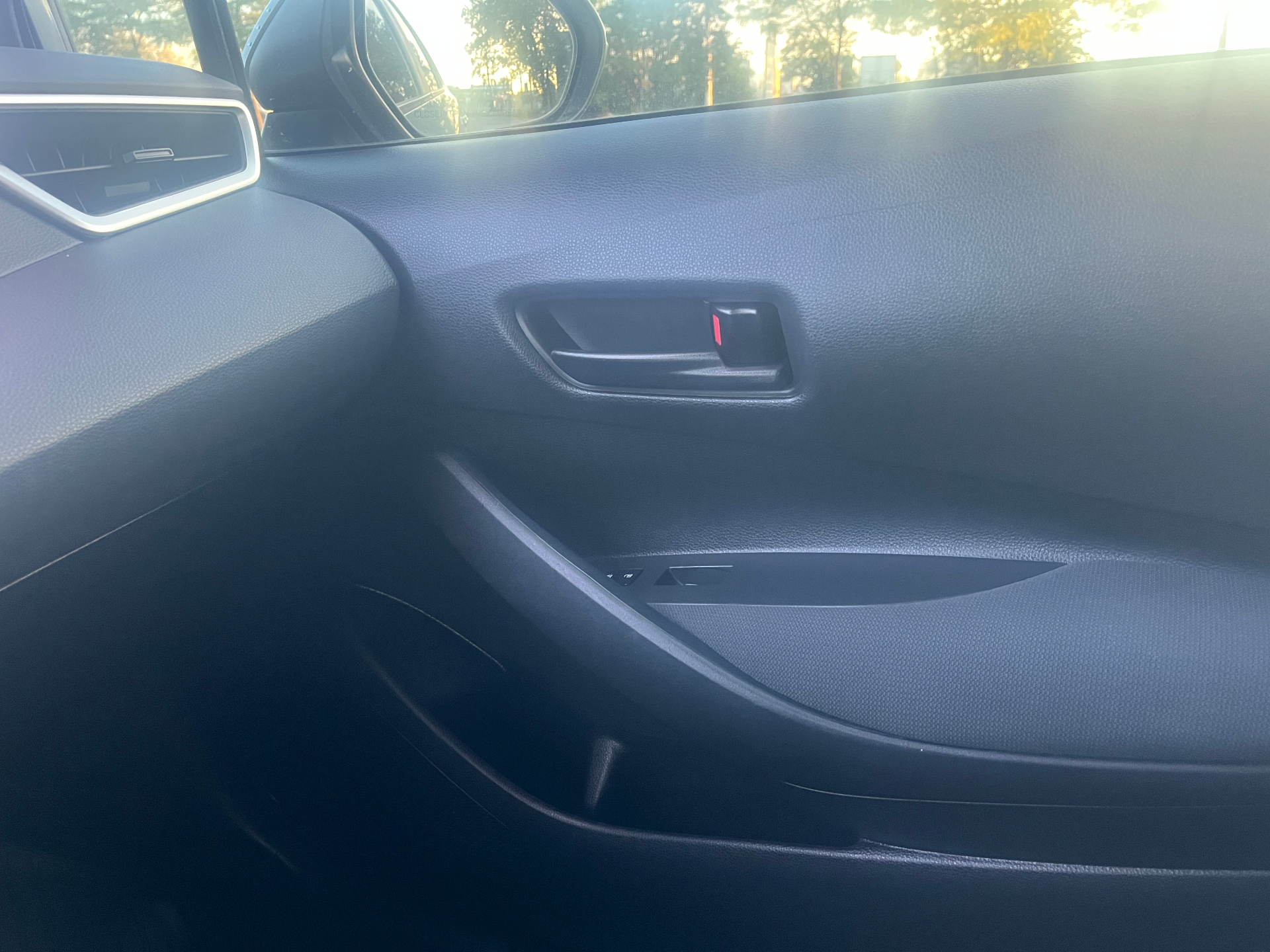 Used 2022 Toyota Corolla LE in Gray for sale at B&P Auto Sales in Toronto & GTA — photo 21 of 23