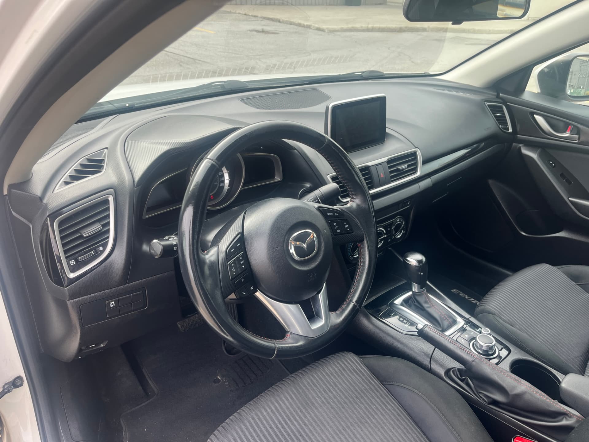 Used 2015 Mazda 3 GS-SKY in White for sale at B&P Auto Sales in Toronto & GTA — photo 14 of 26