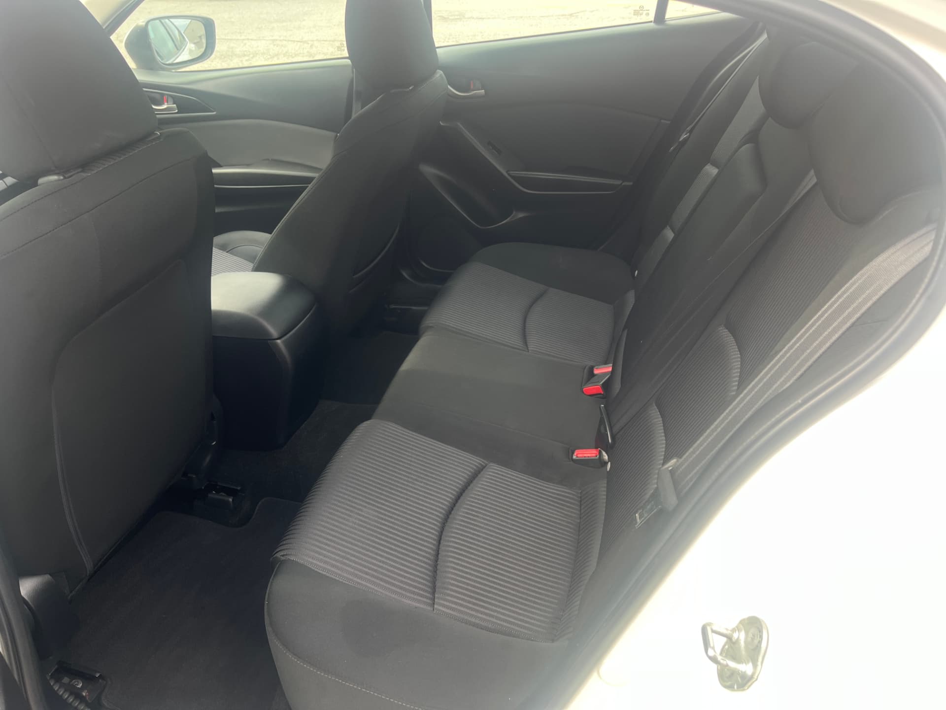 Used 2015 Mazda 3 GS-SKY in White for sale at B&P Auto Sales in Toronto & GTA — photo 21 of 26