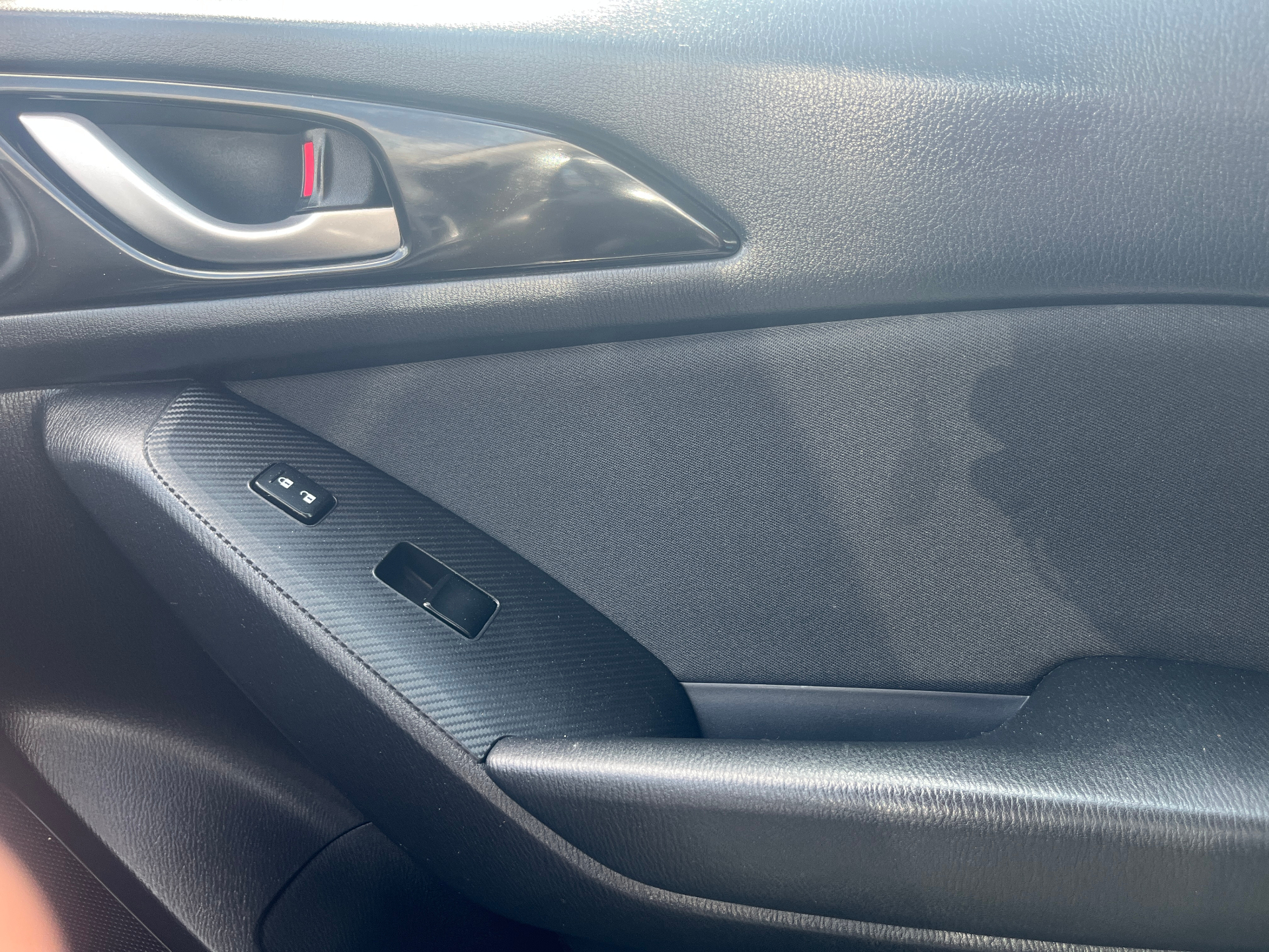 Used 2015 Mazda 3 GS-SKY HB SPORT in Brown for sale at B&P Auto Sales in Toronto & GTA — photo 25 of 25