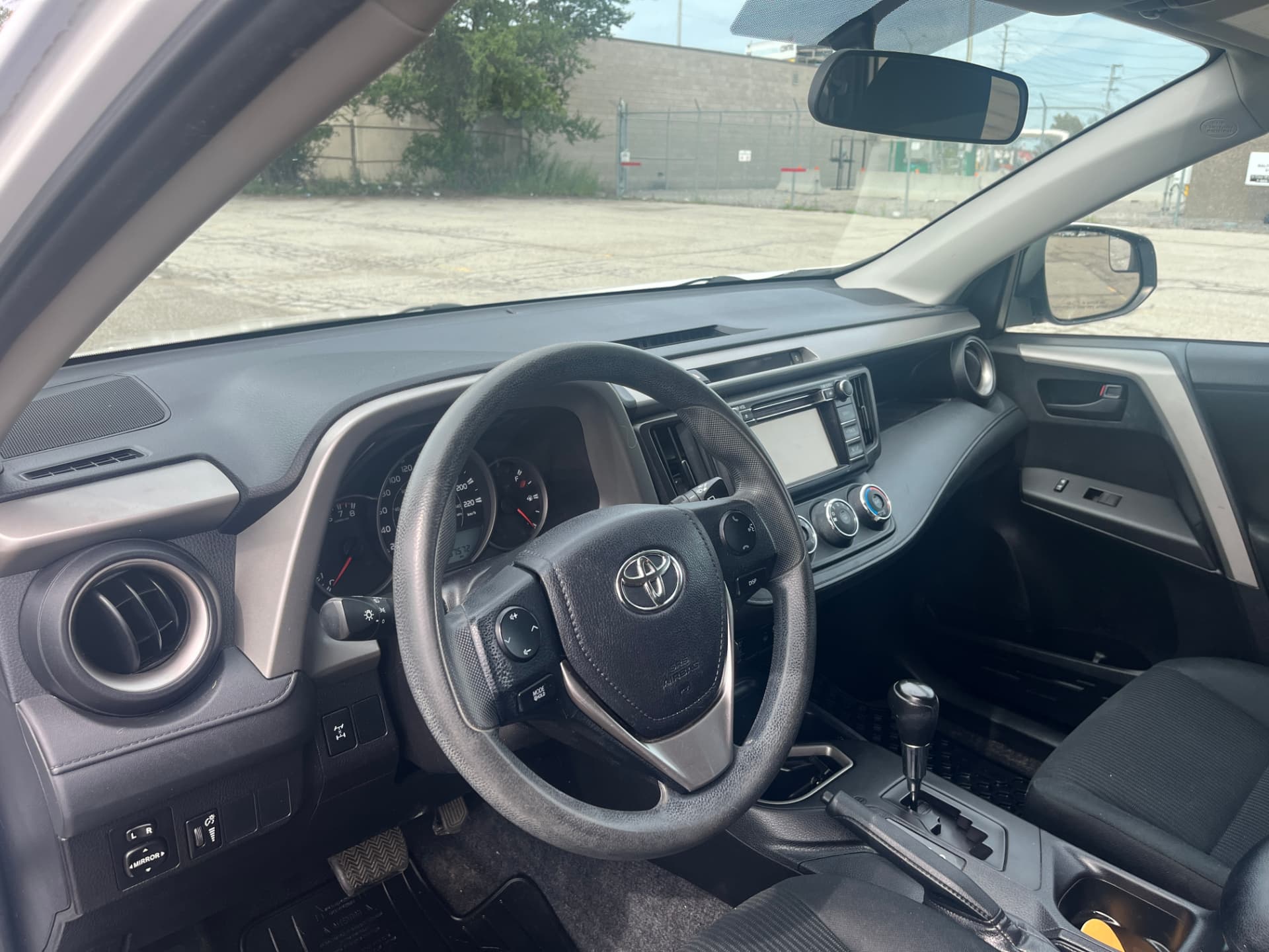 Used 2016 Toyota RAV4 LE in White for sale at B&P Auto Sales in Toronto & GTA — photo 12 of 24