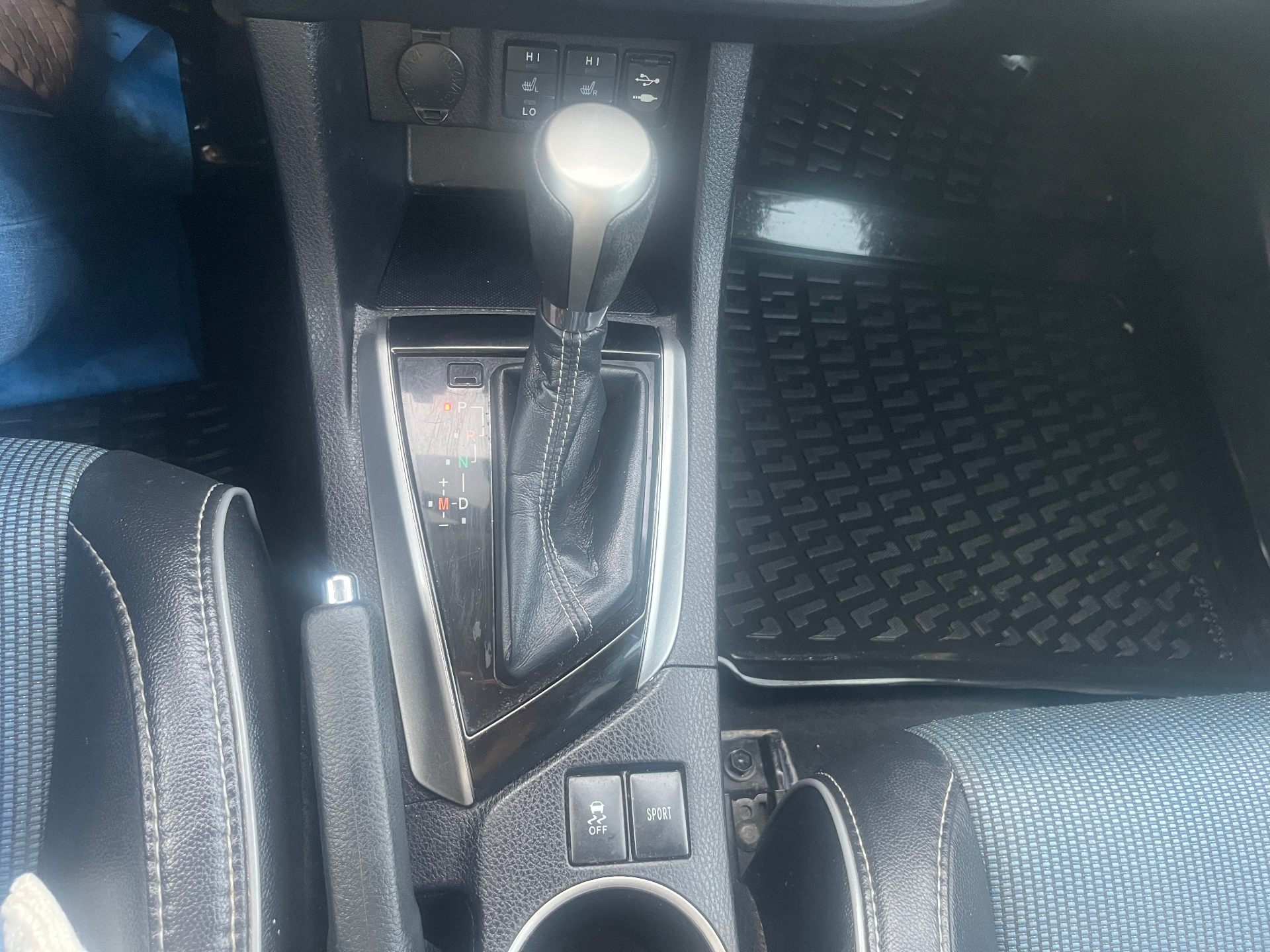 Used 2015 Toyota Corolla Sport in Blue for sale at B&P Auto Sales in Toronto & GTA — photo 16 of 25