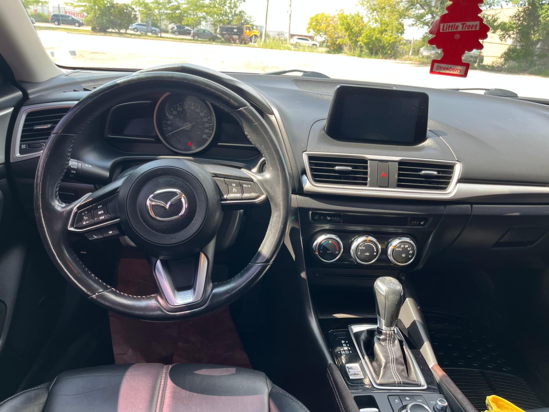 Used 2018 Mazda Mazda 3 SE in Red for sale at B&P Auto Sales in Toronto & GTA — photo 8 of 24