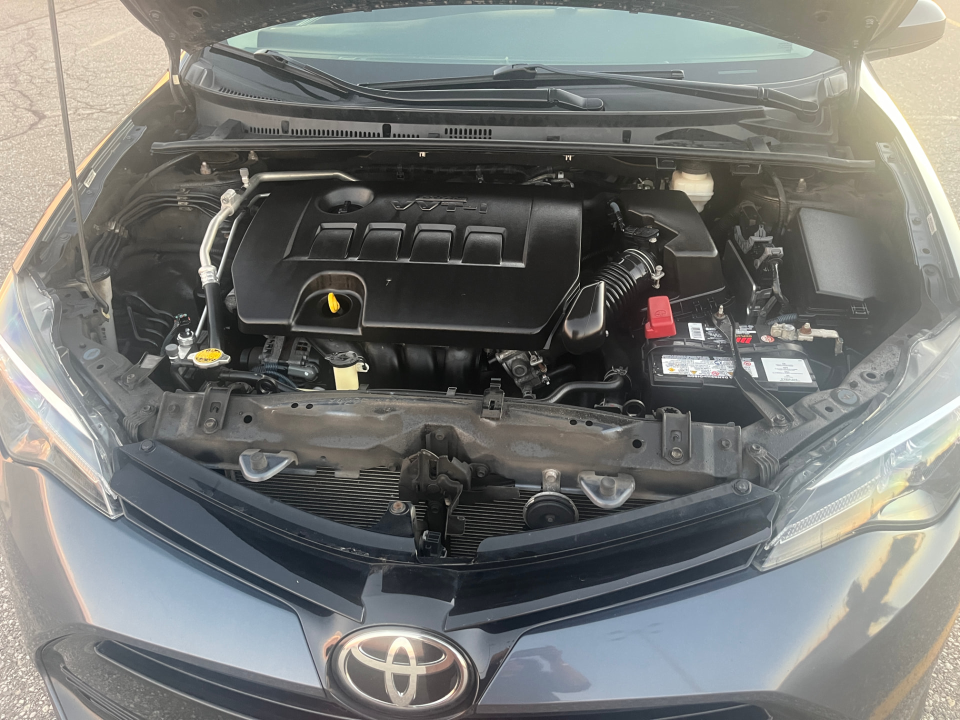Used 2017 Toyota Corolla LE in Gray for sale at B&P Auto Sales in Toronto & GTA — photo 20 of 23