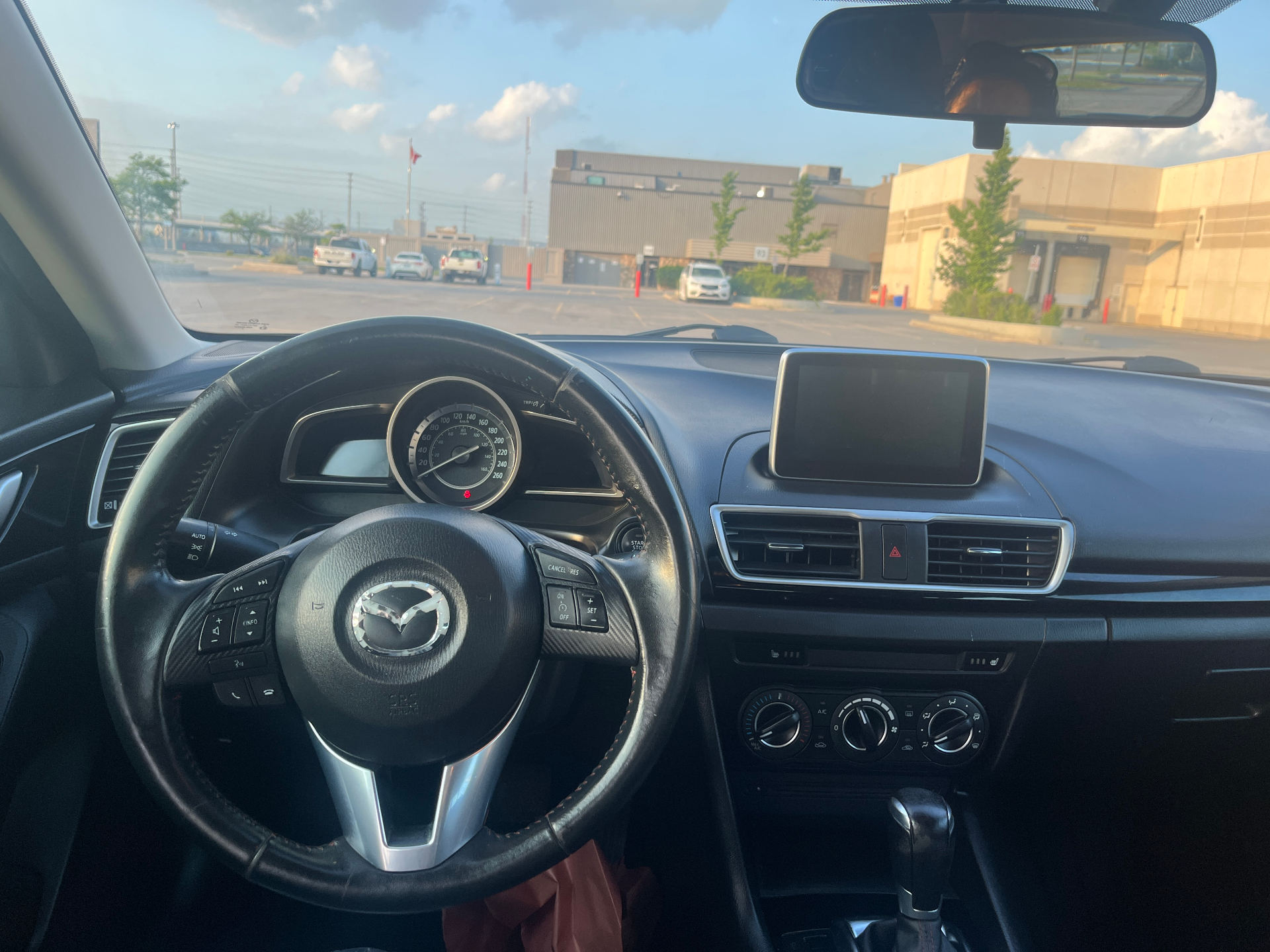 Used 2015 Mazda 3 GS-SKY HB SPORT in Brown for sale at B&P Auto Sales in Toronto & GTA — photo 8 of 25