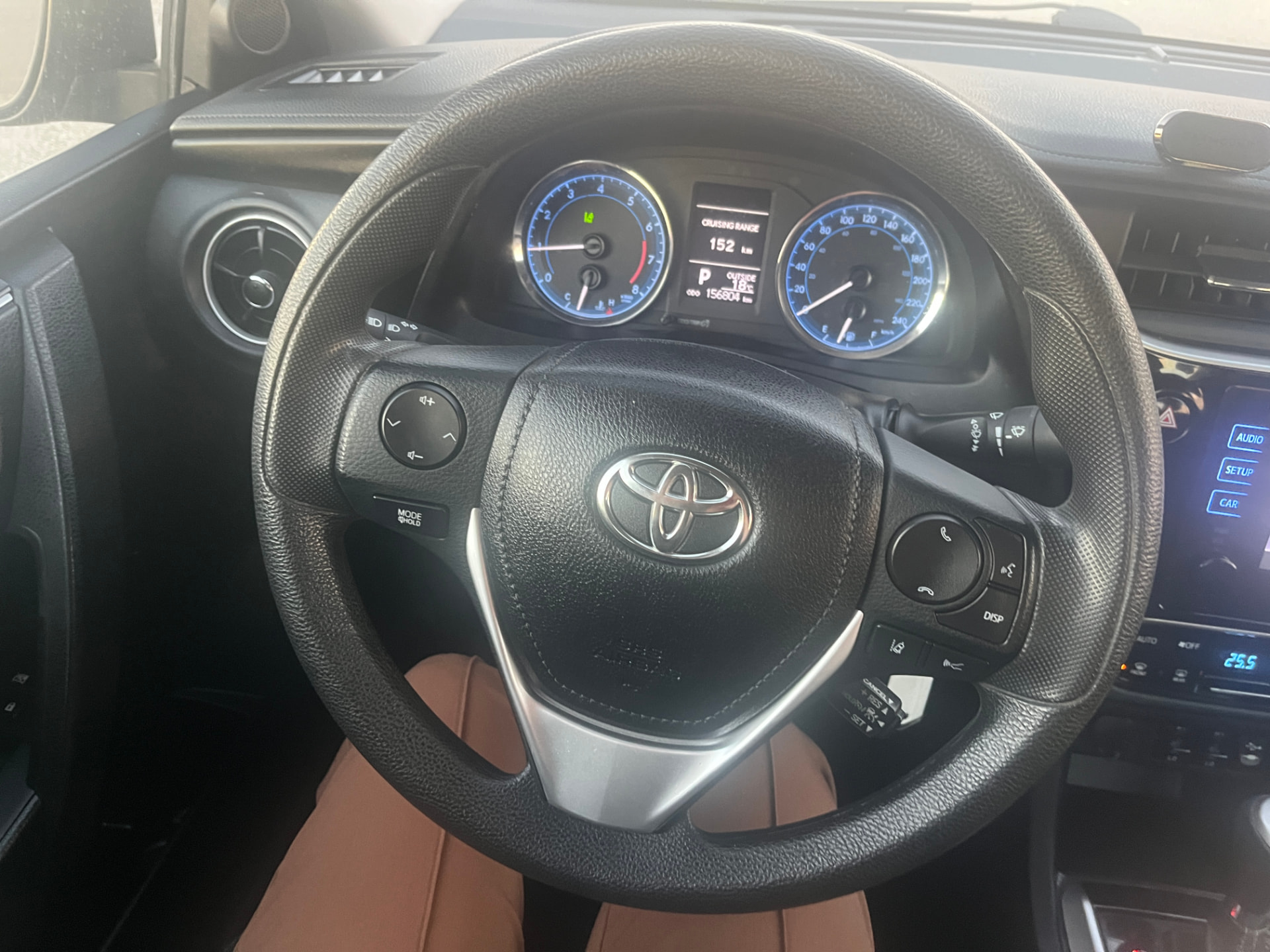 Used 2017 Toyota Corolla LE in Gray for sale at B&P Auto Sales in Toronto & GTA — photo 9 of 23